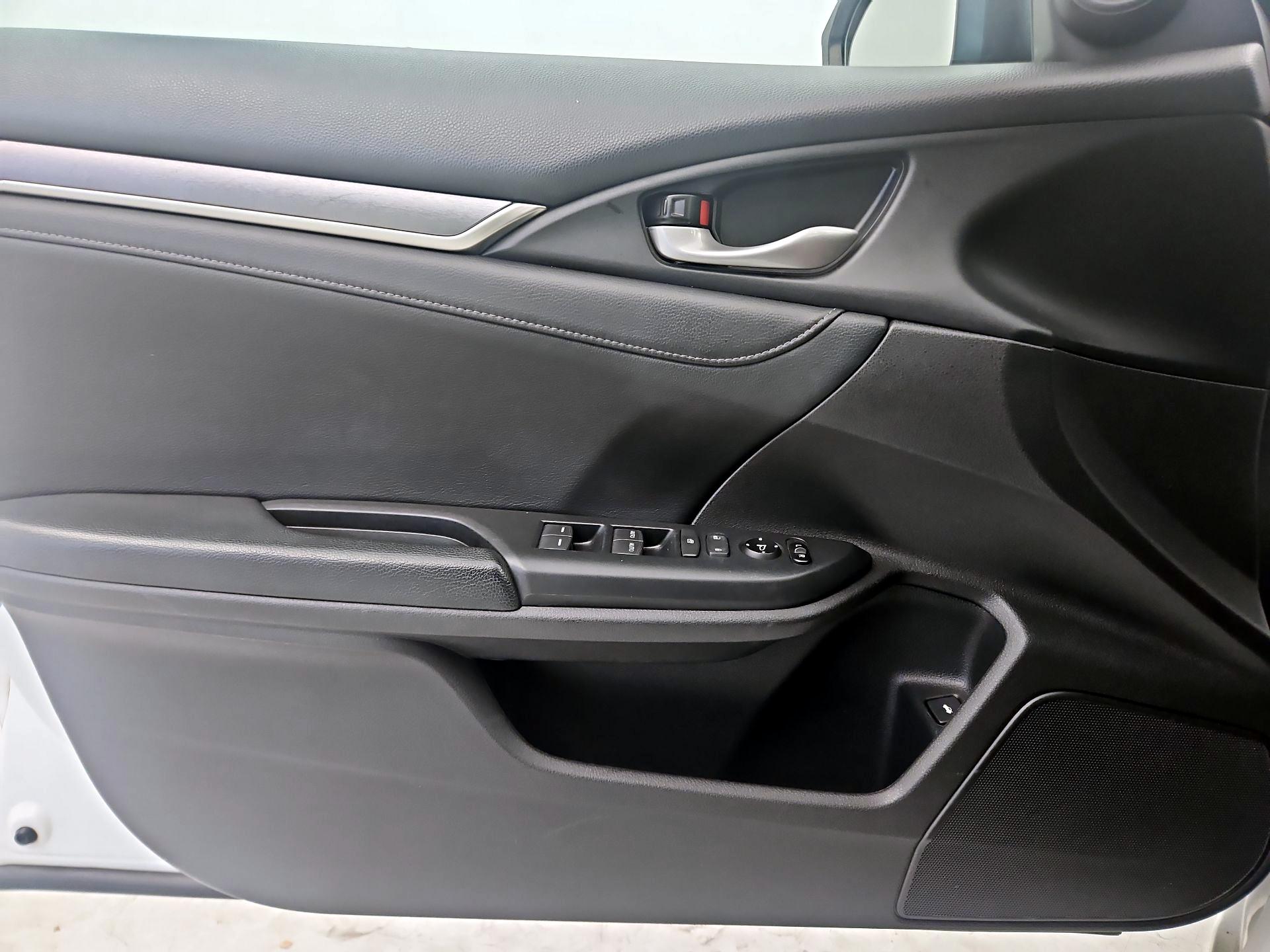 Thumbnail: 2017 Honda Civic - 12