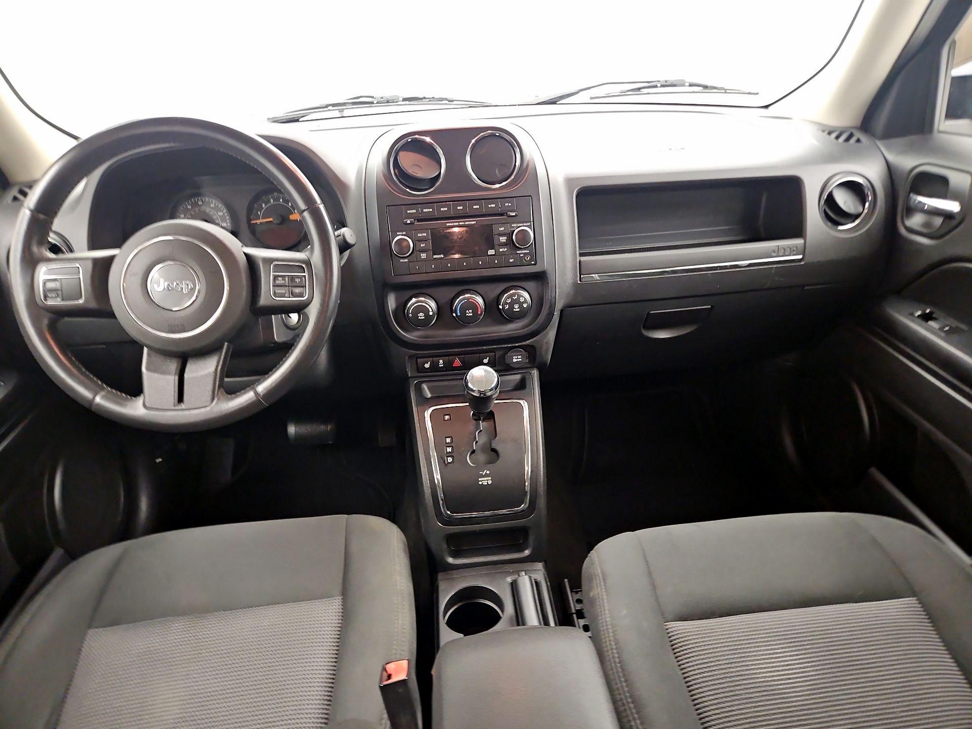 Thumbnail: 2015 Jeep Patriot - 9