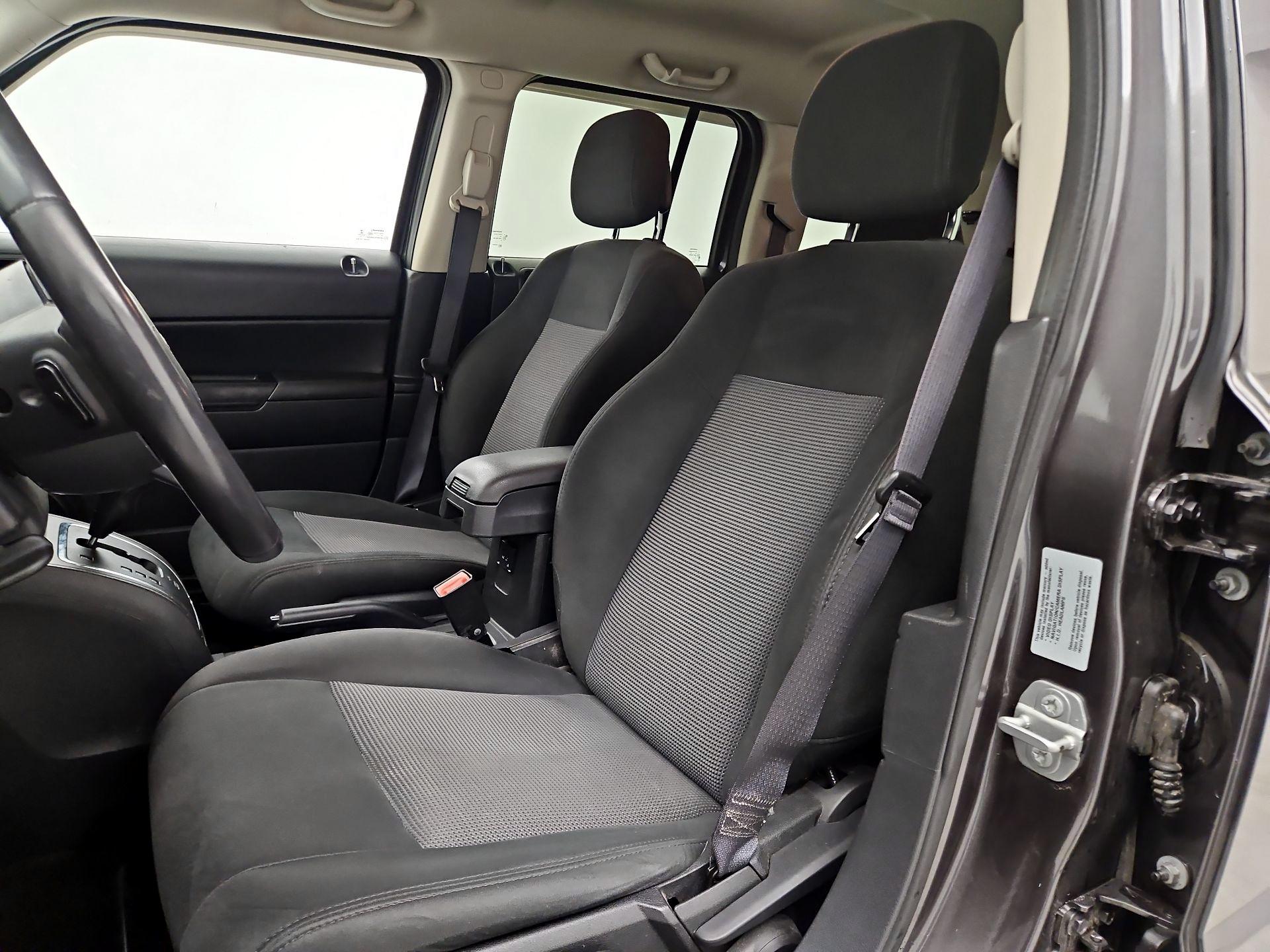 Thumbnail: 2015 Jeep Patriot - 11