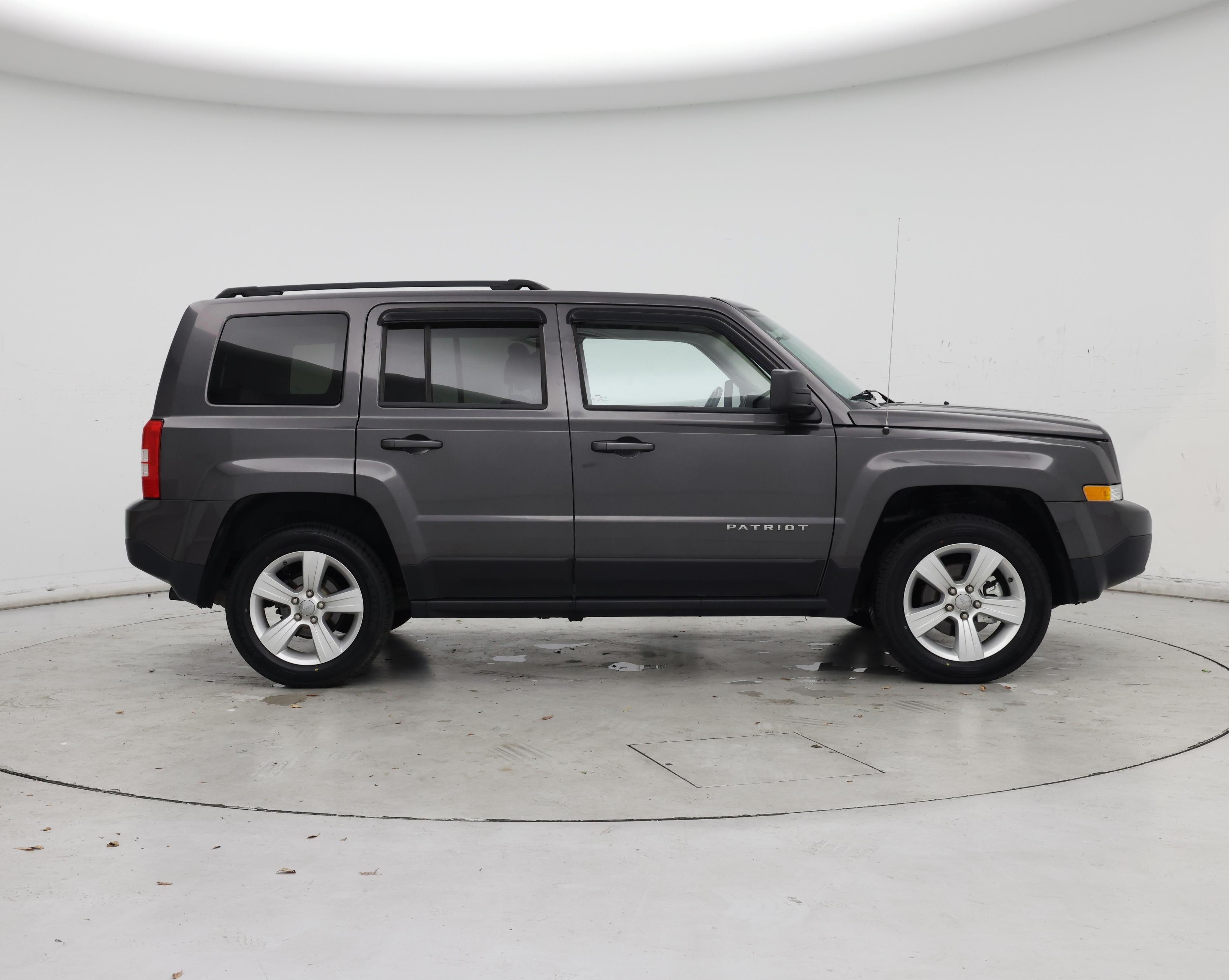 Thumbnail: 2015 Jeep Patriot - 7