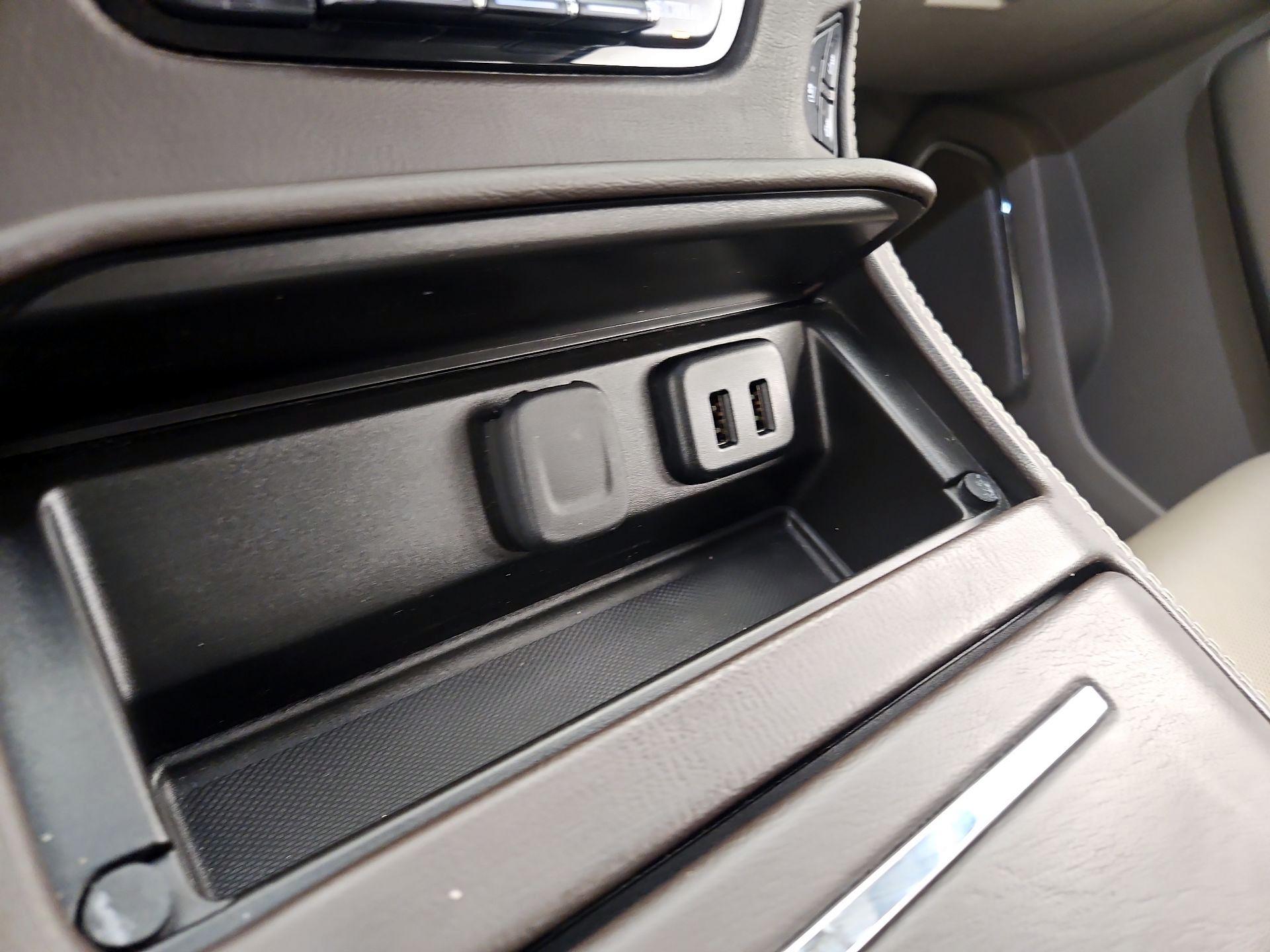 Thumbnail: 2018 Chevrolet Tahoe - 18