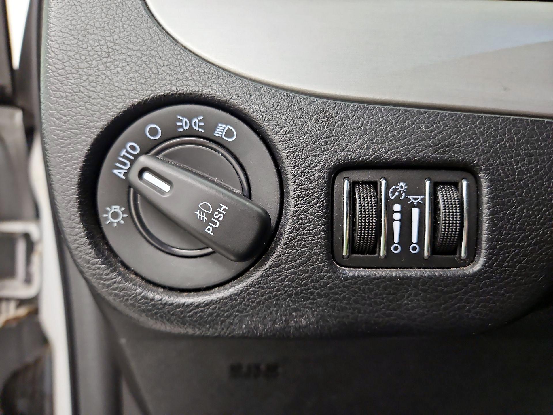 Thumbnail: 2018 Dodge Grand Caravan - 13