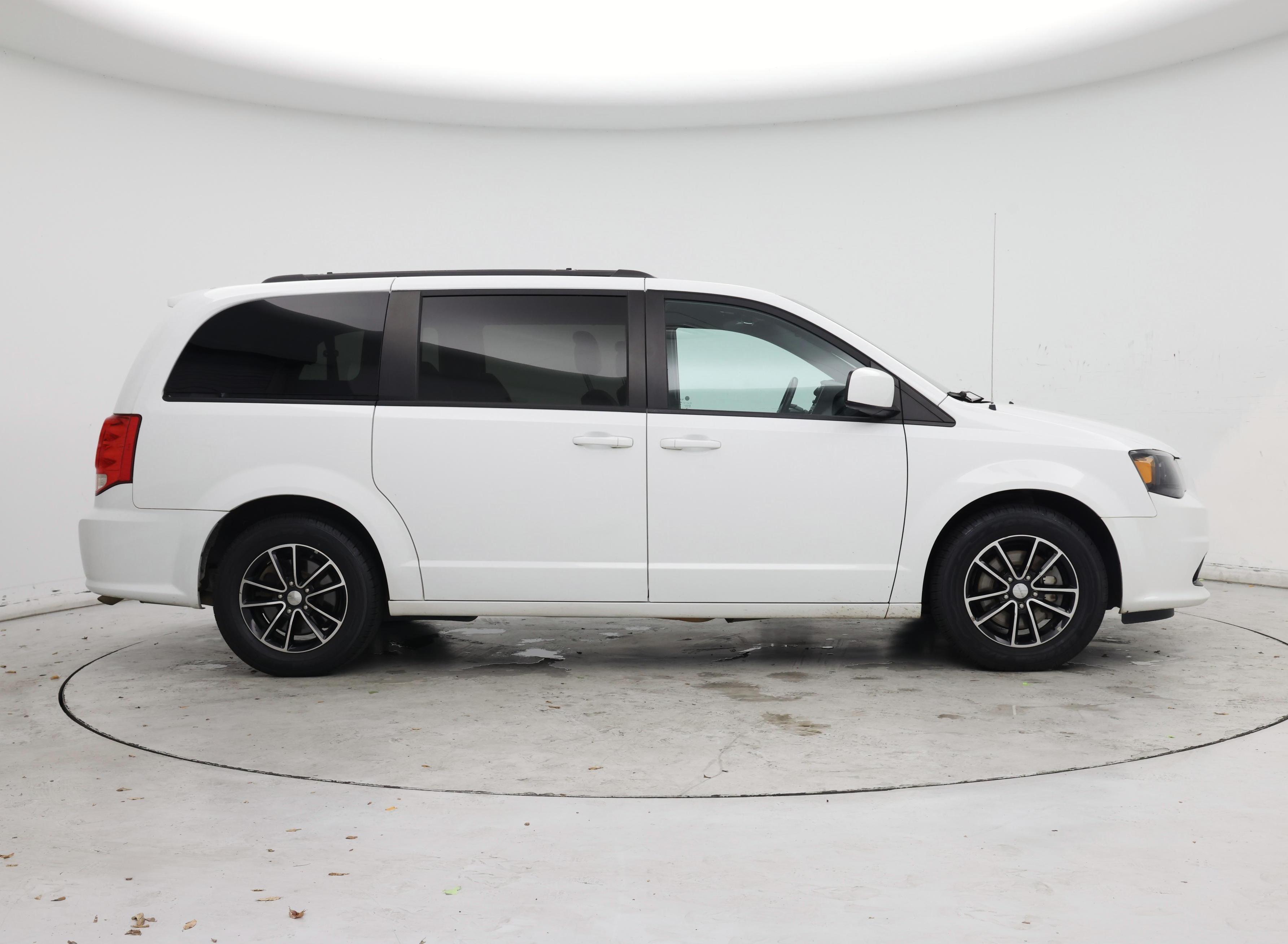 Thumbnail: 2018 Dodge Grand Caravan - 7
