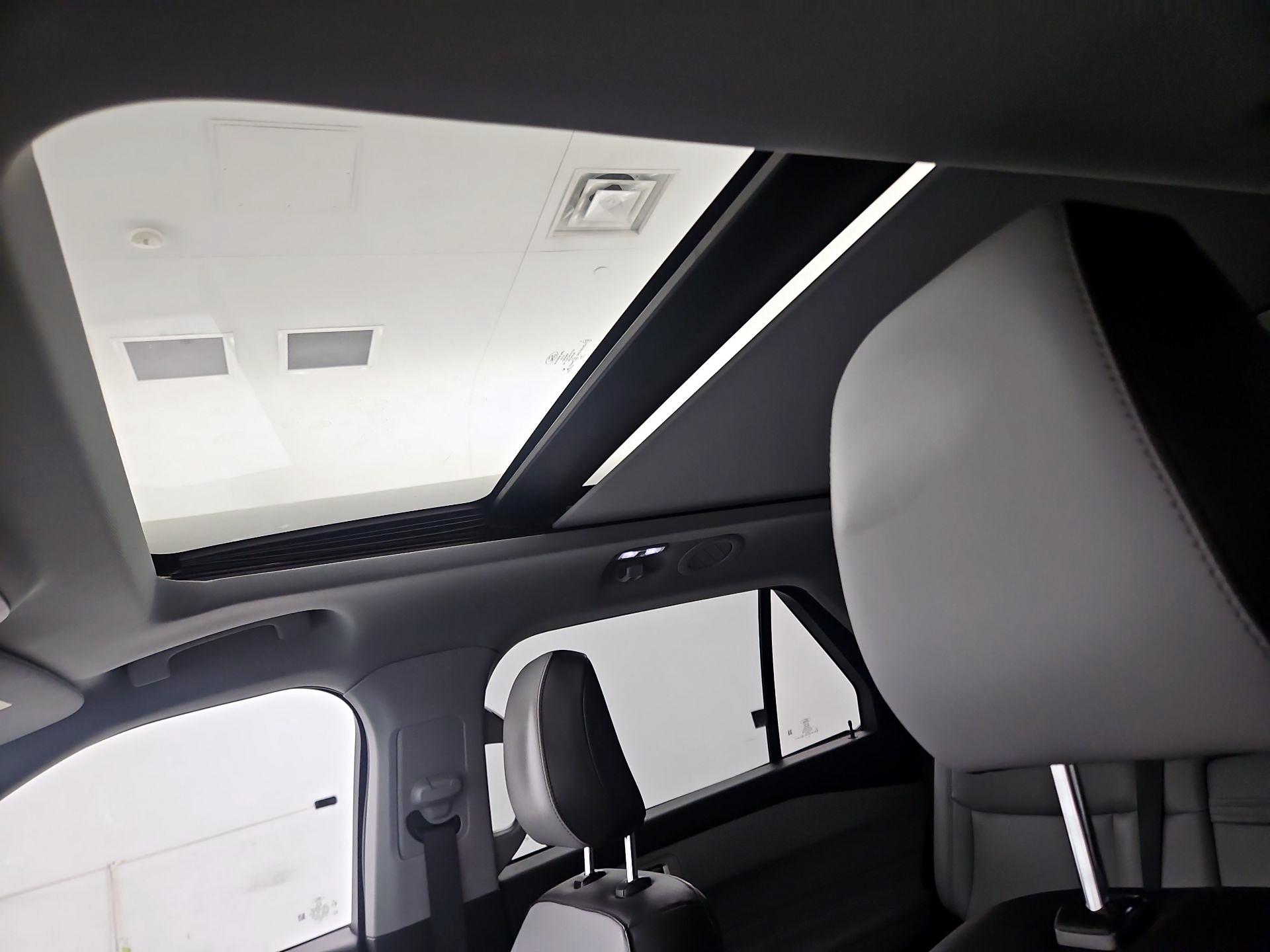 Thumbnail: 2021 Ford Explorer - 20