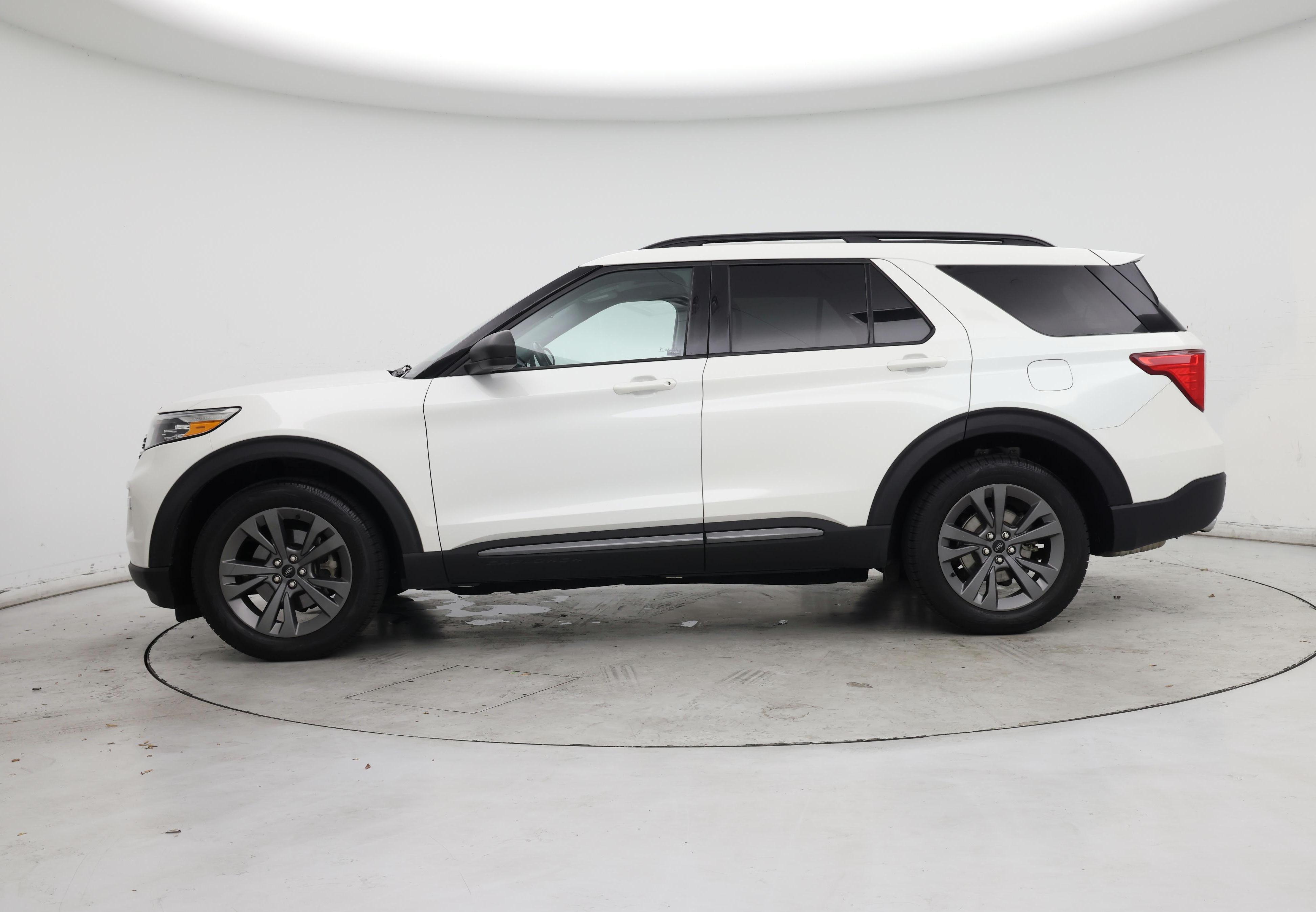 Thumbnail: 2021 Ford Explorer - 3