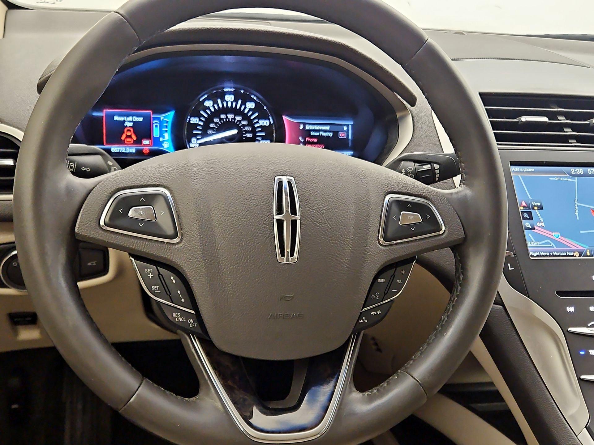 Thumbnail: 2016 Lincoln MKZ - 10