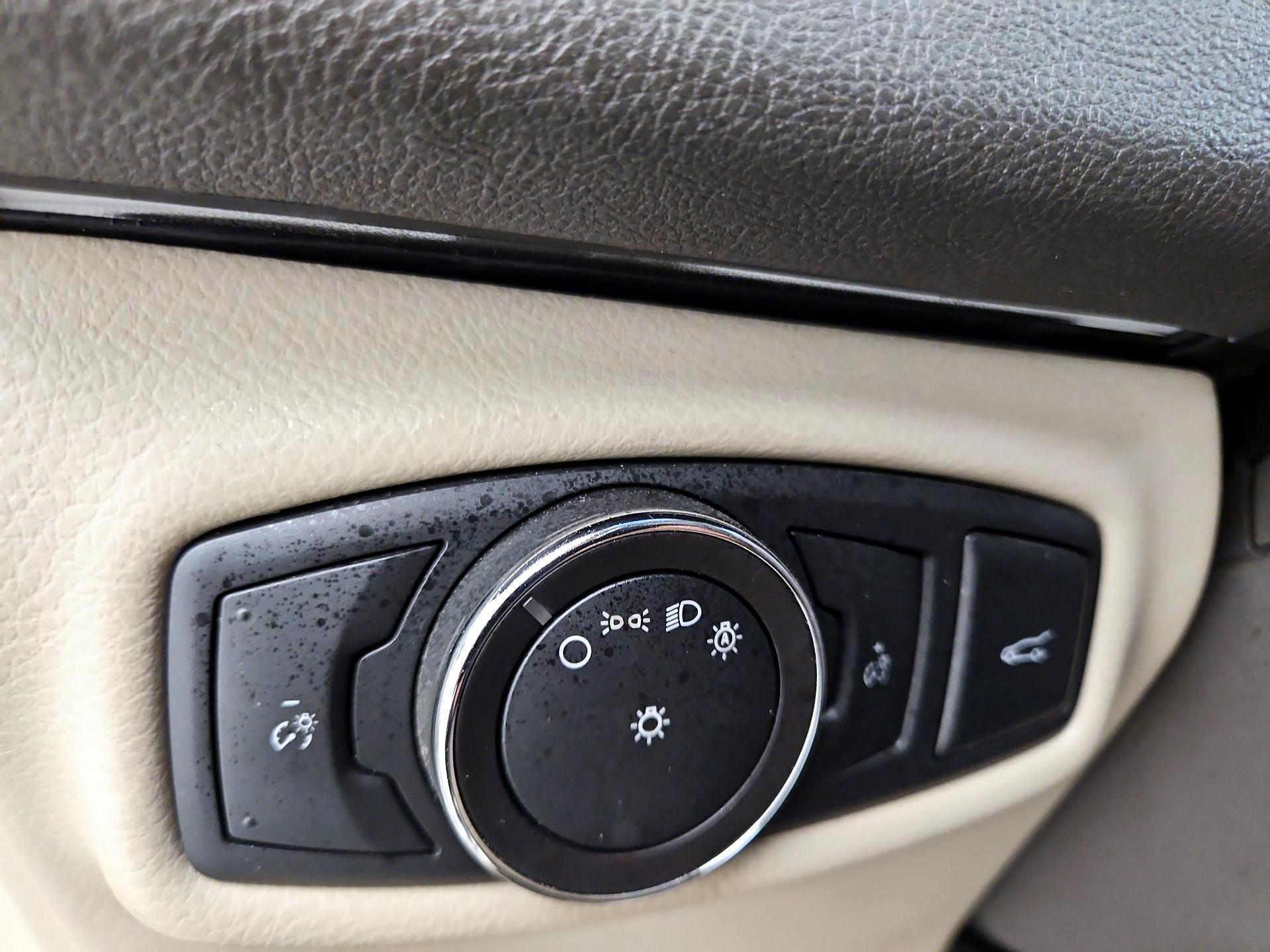 Thumbnail: 2016 Lincoln MKZ - 13