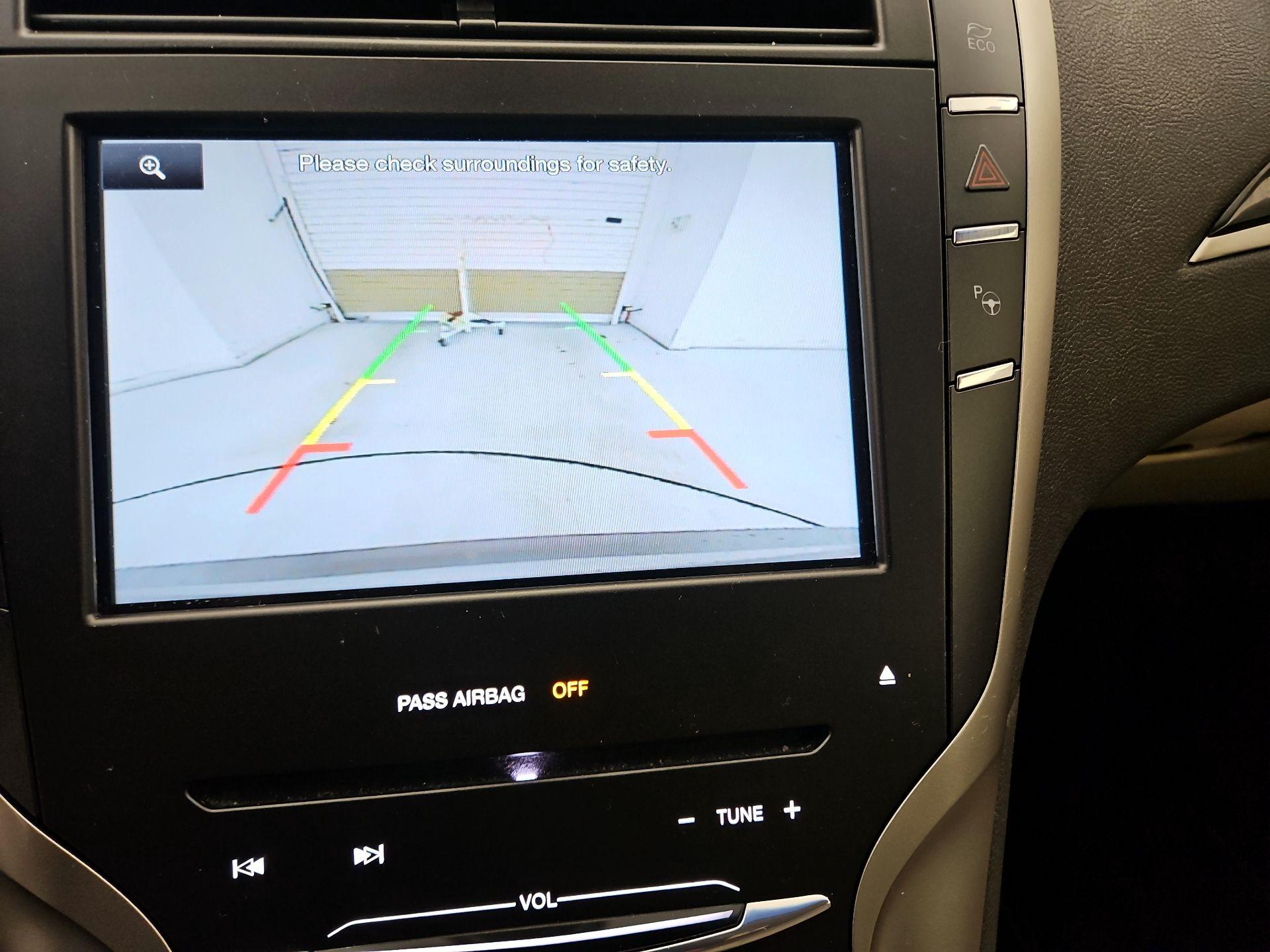 Thumbnail: 2016 Lincoln MKZ - 15