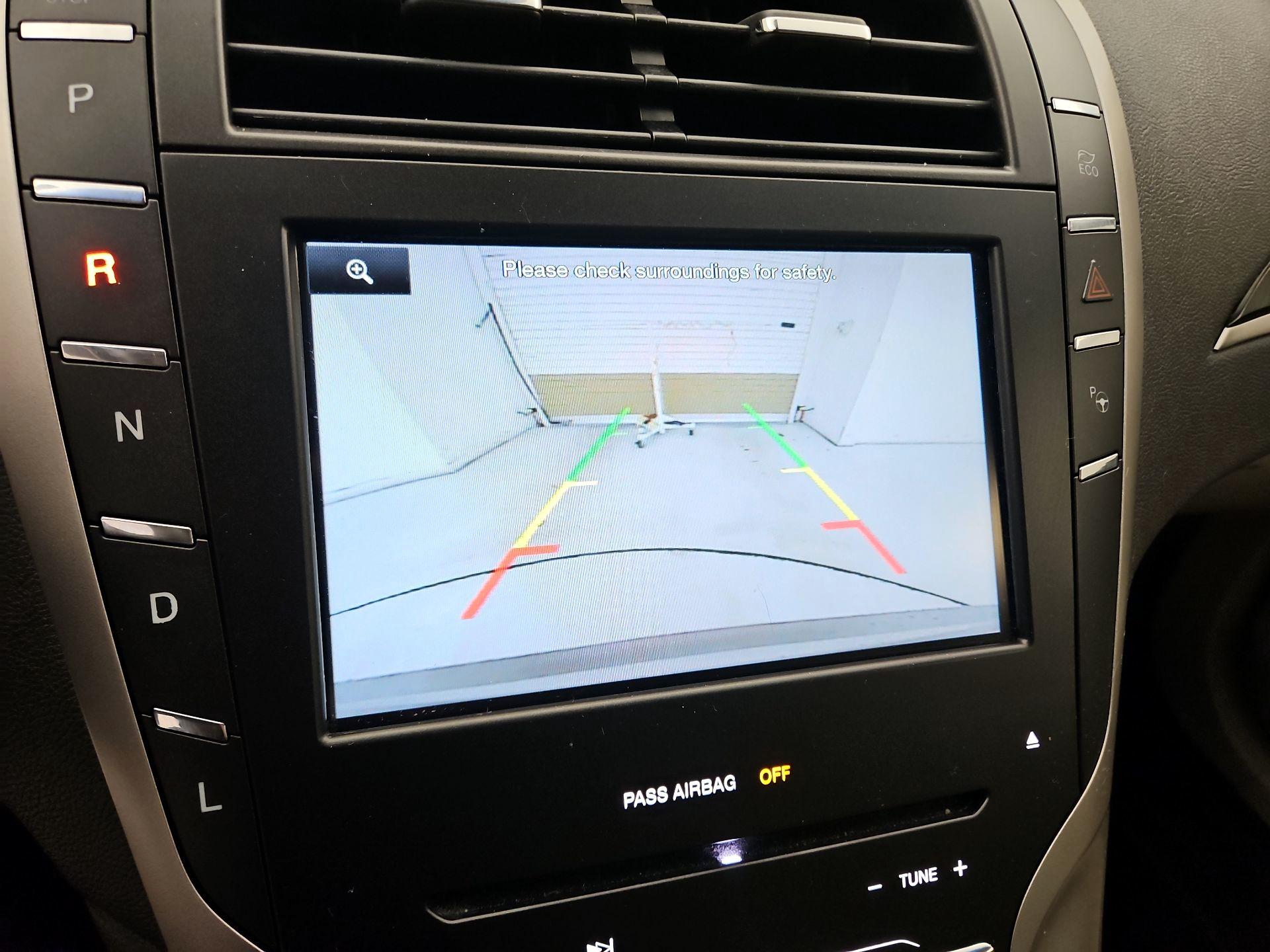 Thumbnail: 2016 Lincoln MKZ - 16