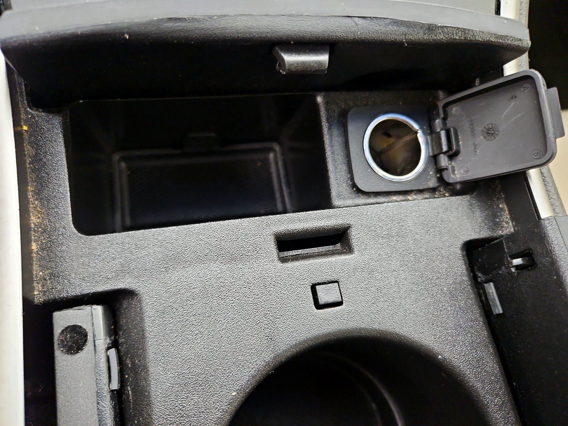 Thumbnail: 2016 Lincoln MKZ - 19