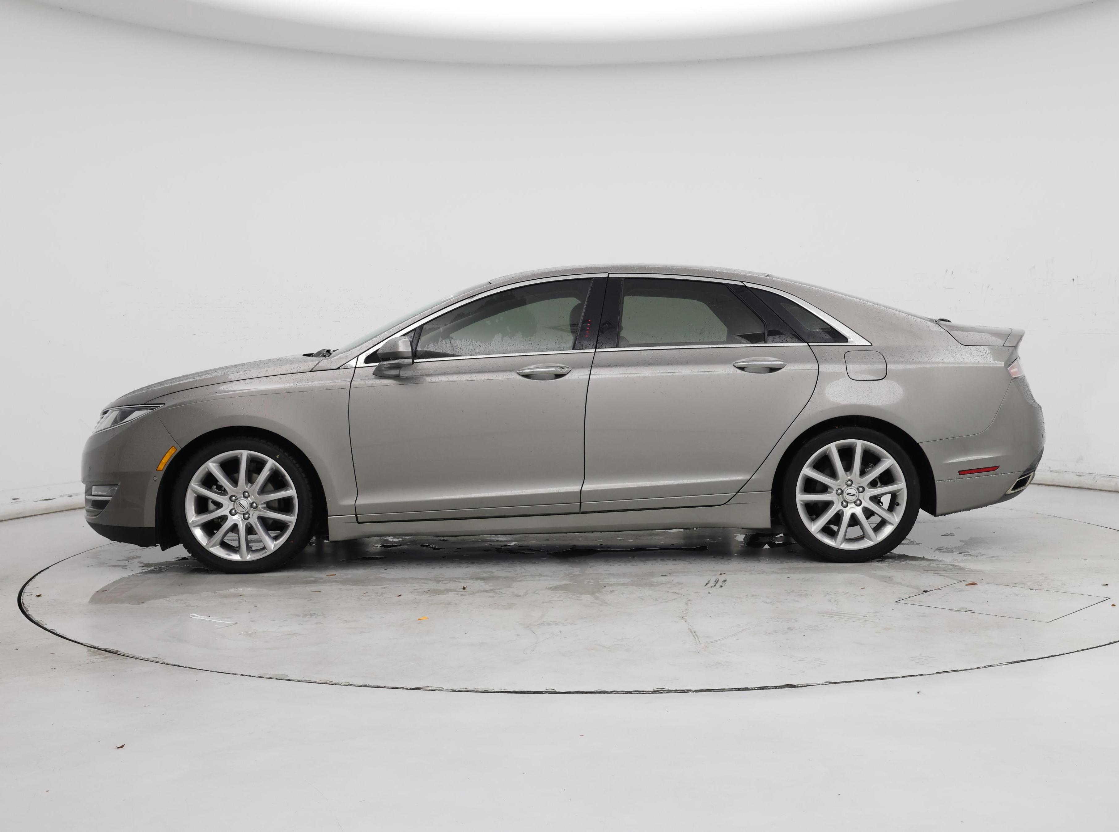 Thumbnail: 2016 Lincoln MKZ - 3