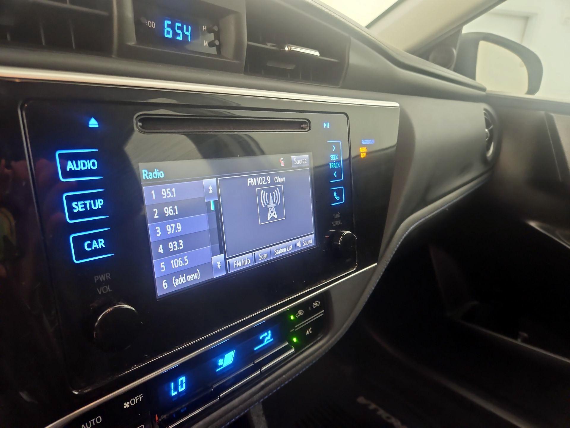 Thumbnail: 2018 Toyota Corolla - 15