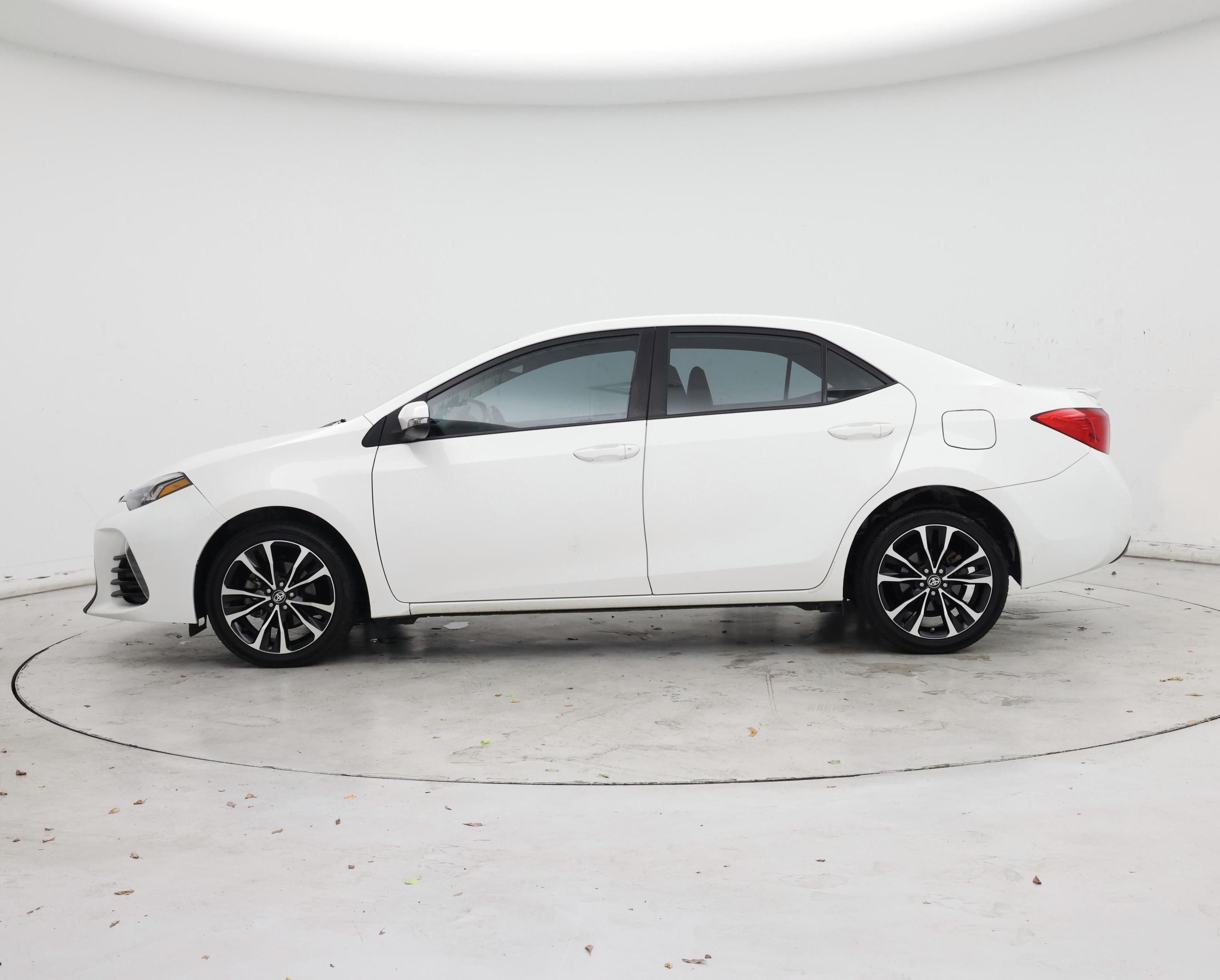 Thumbnail: 2018 Toyota Corolla - 3