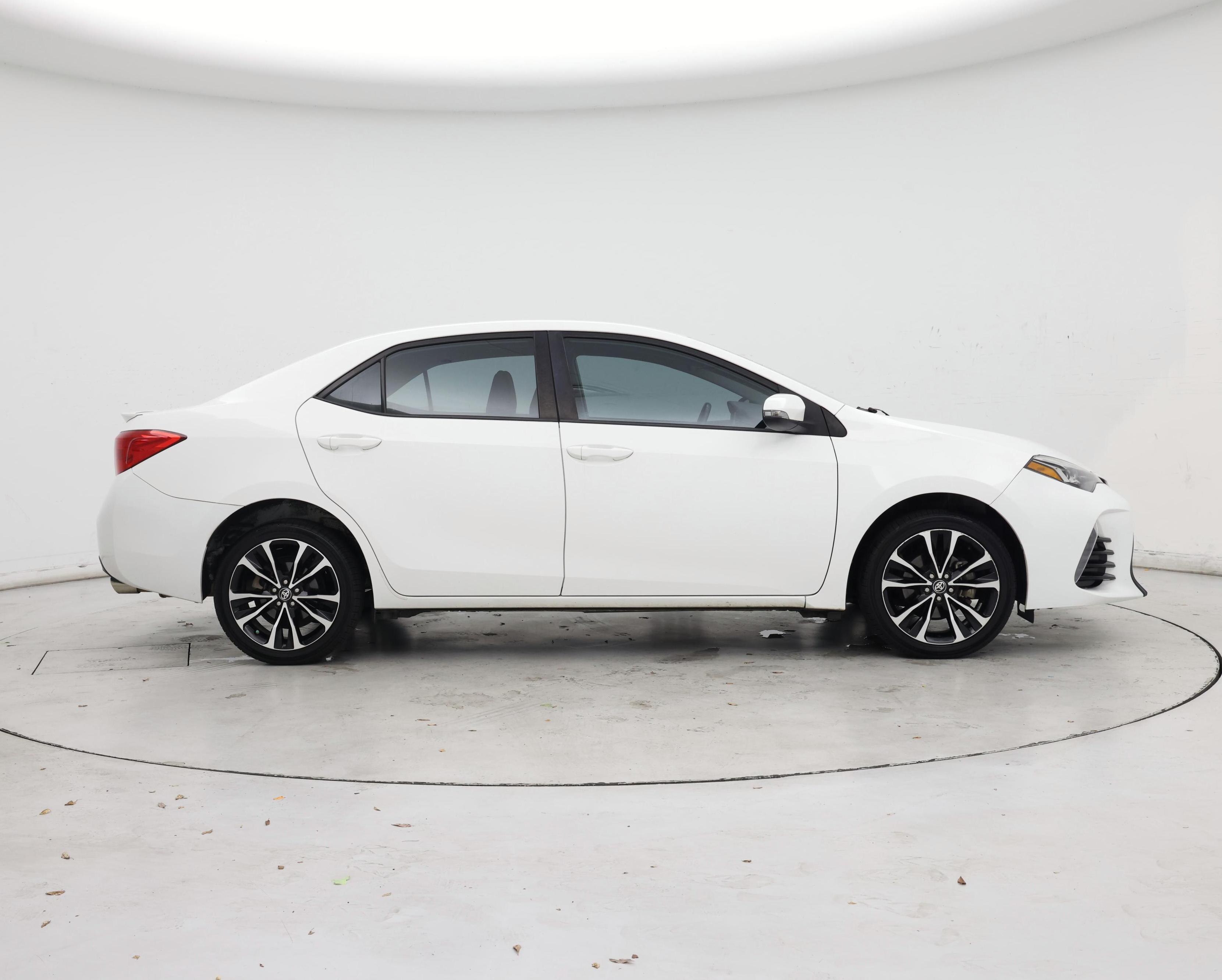 Thumbnail: 2018 Toyota Corolla - 7