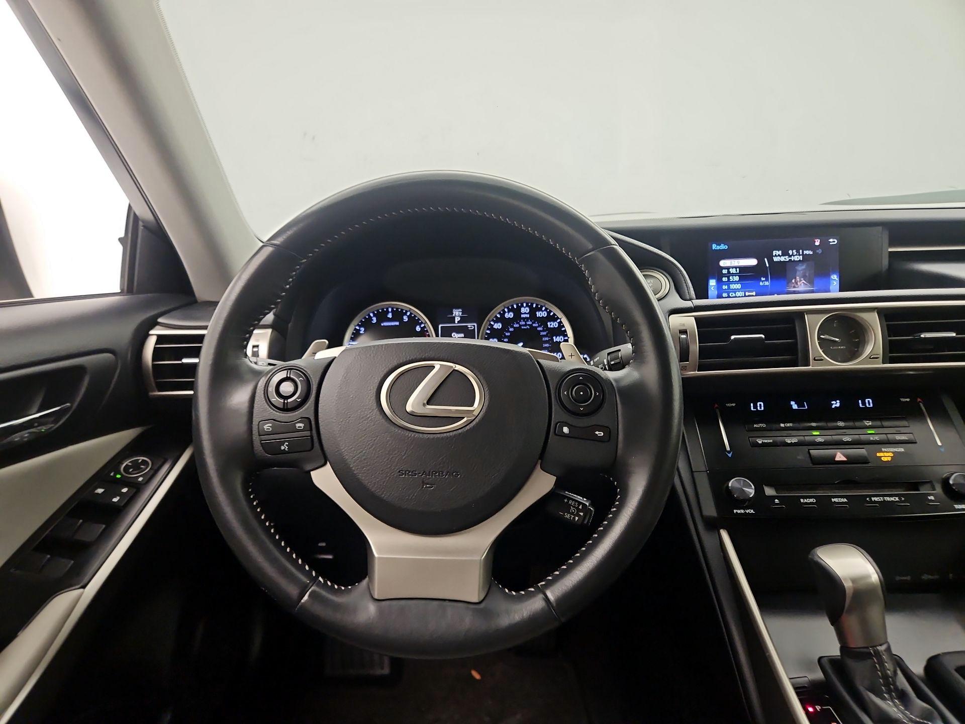 Thumbnail: 2014 Lexus IS - 10