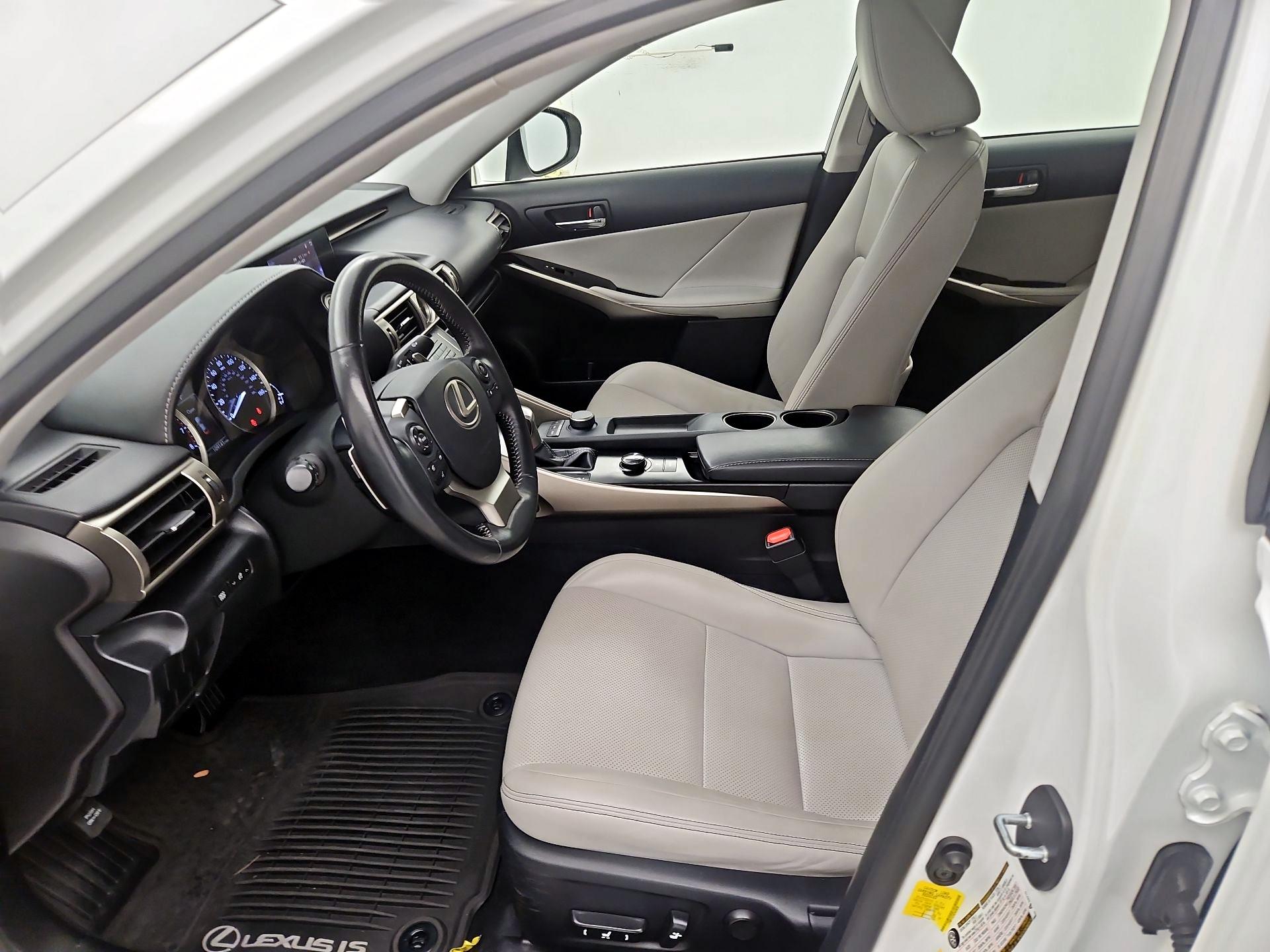 Thumbnail: 2014 Lexus IS - 11