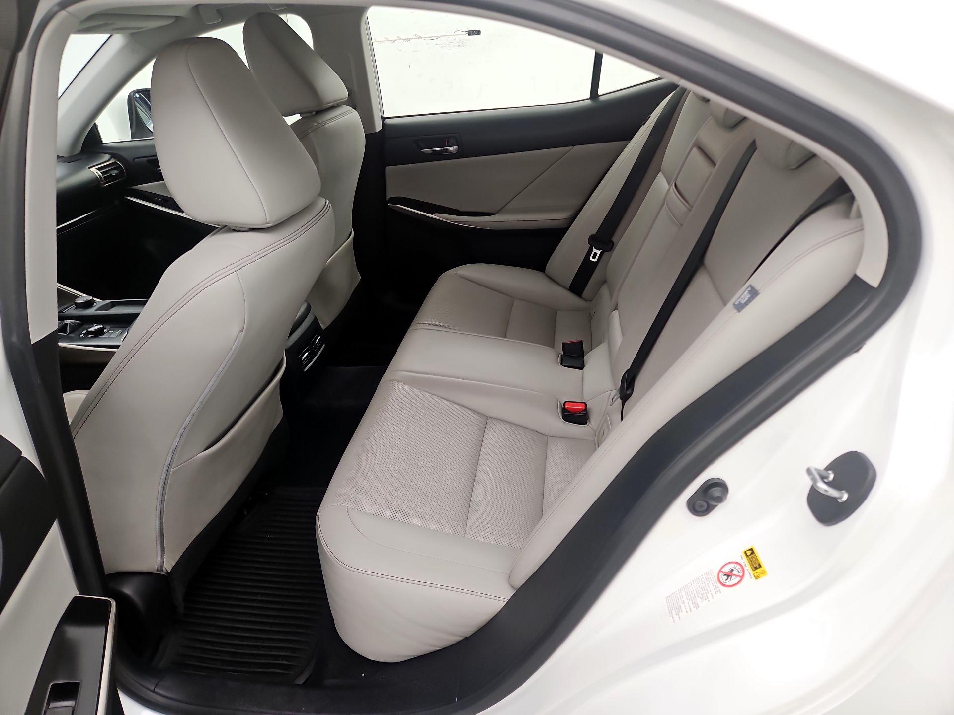 Thumbnail: 2014 Lexus IS - 19