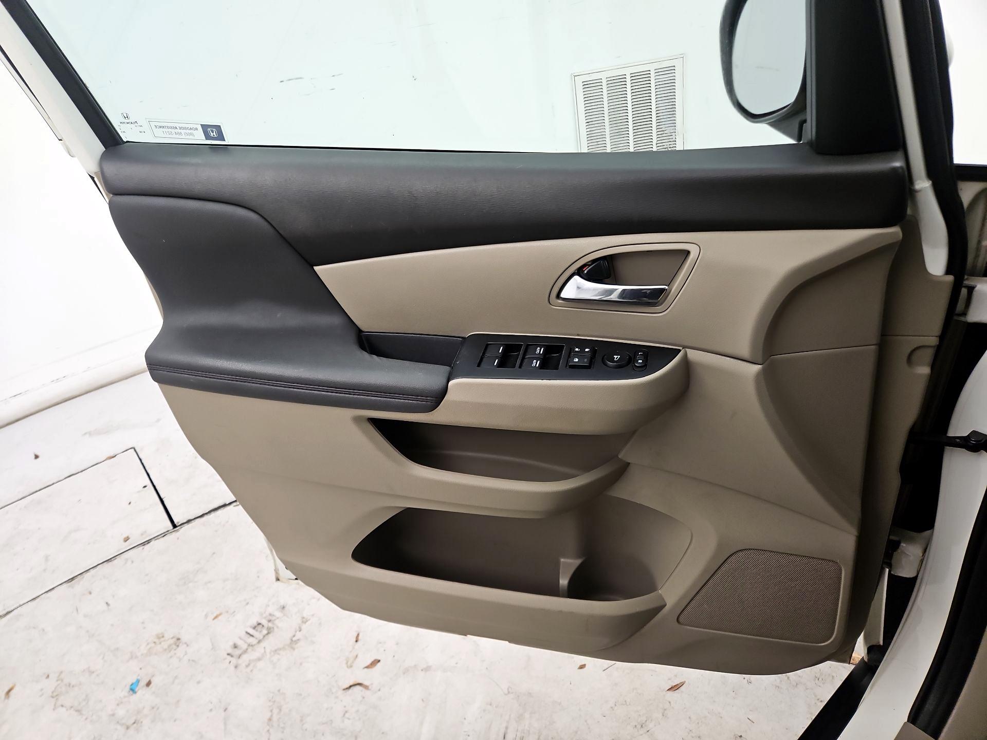Thumbnail: 2016 Honda Odyssey - 12