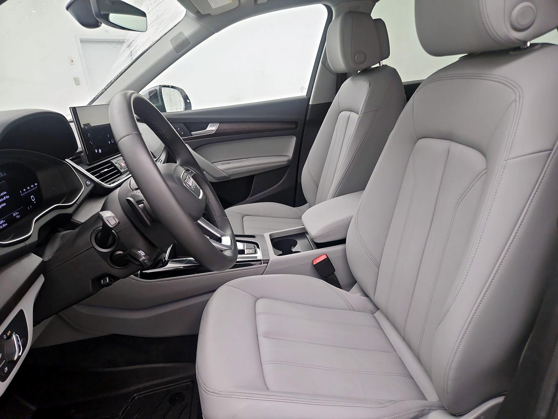 Thumbnail: 2023 Audi Q5 - 11