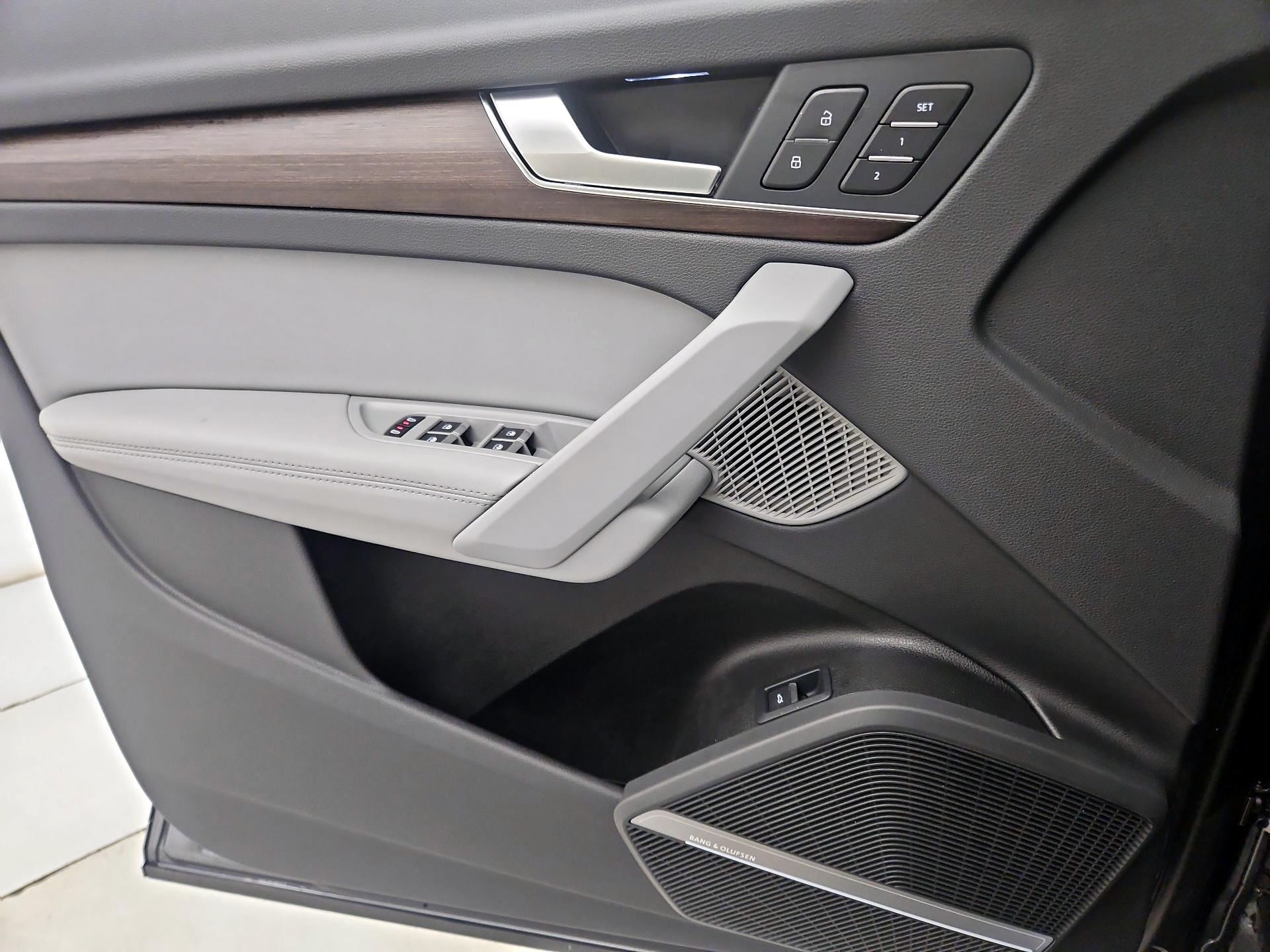 Thumbnail: 2023 Audi Q5 - 12