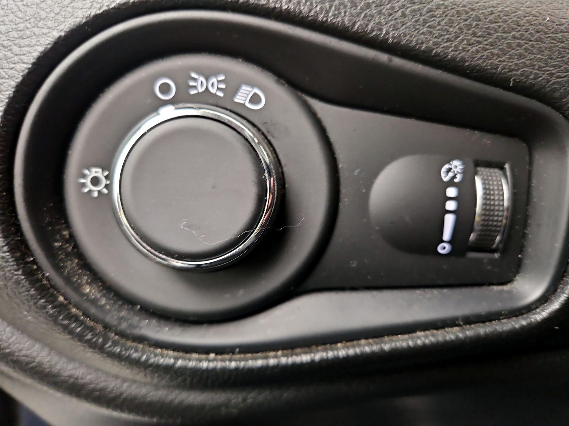 Thumbnail: 2020 Jeep Renegade - 13