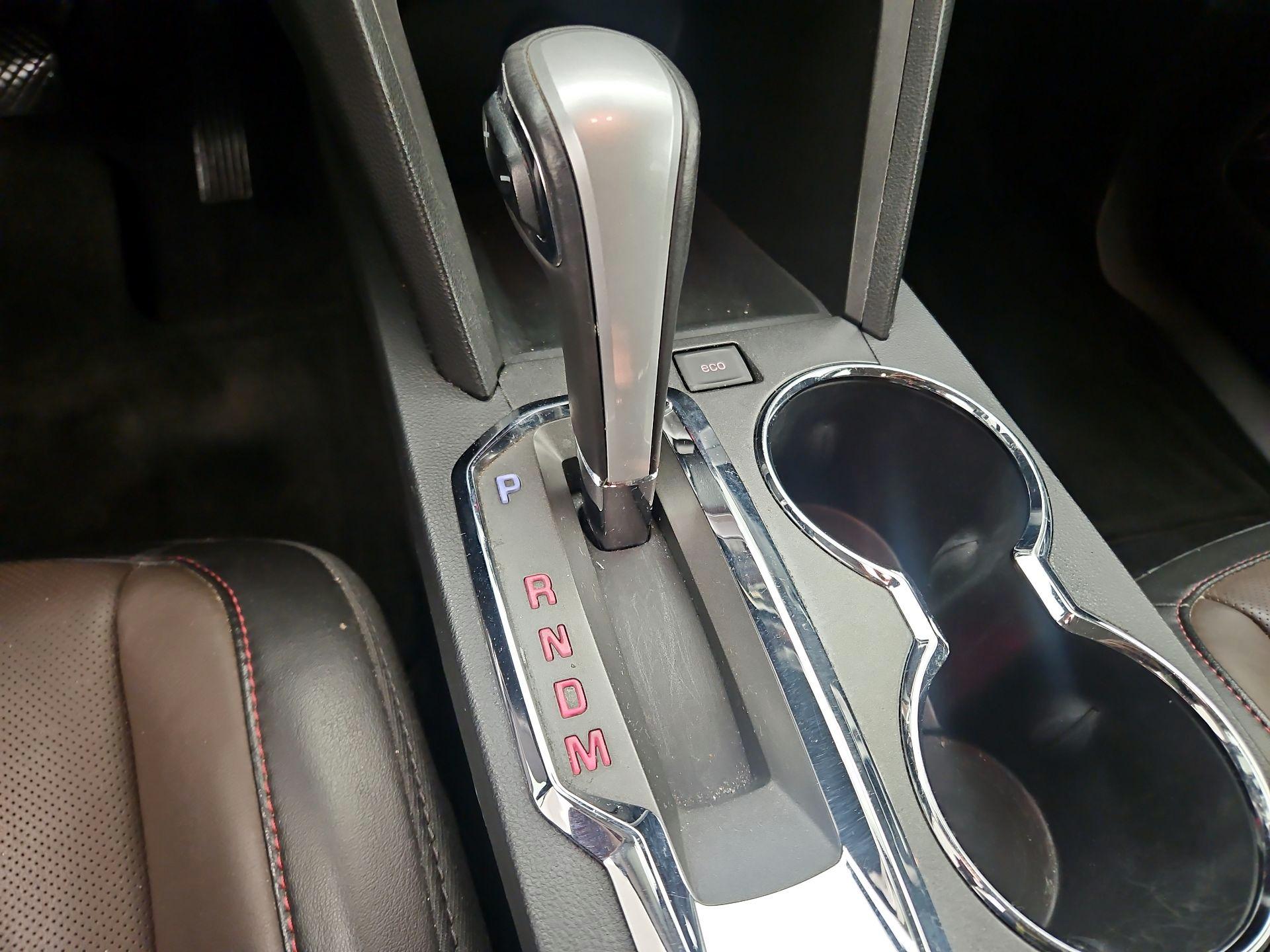 Thumbnail: 2015 GMC Terrain - 16
