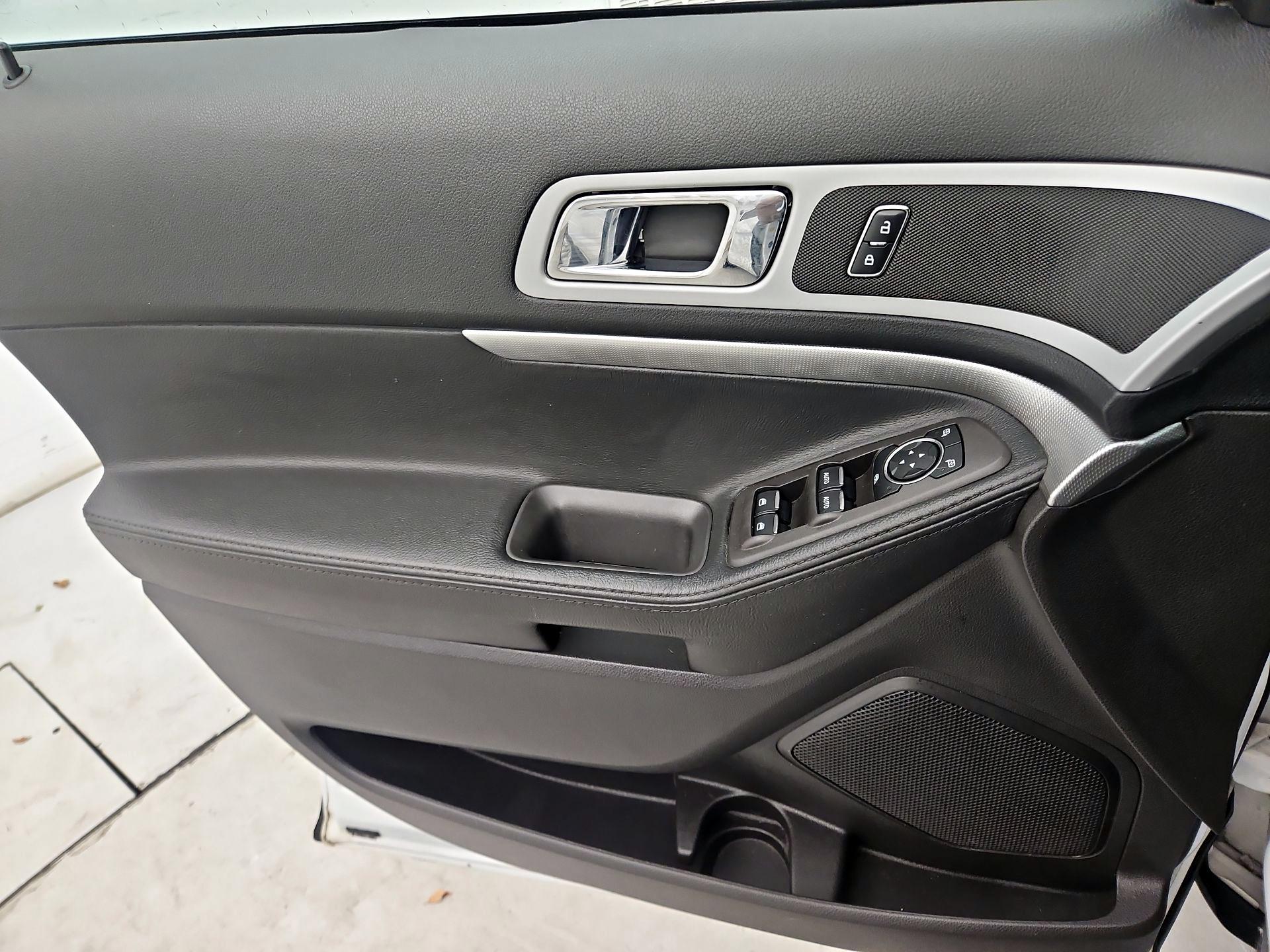 Thumbnail: 2014 Ford Explorer - 12