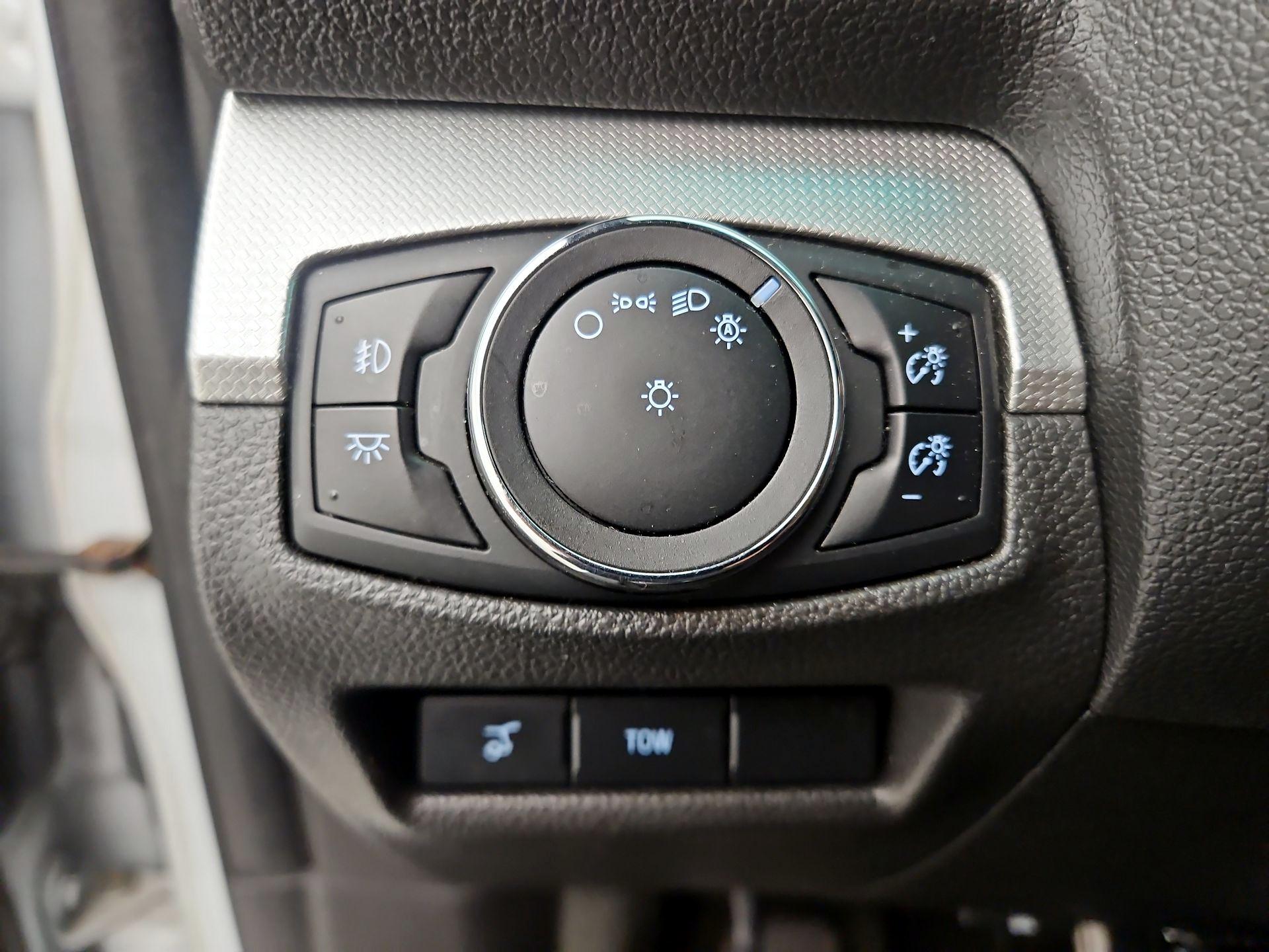 Thumbnail: 2014 Ford Explorer - 13
