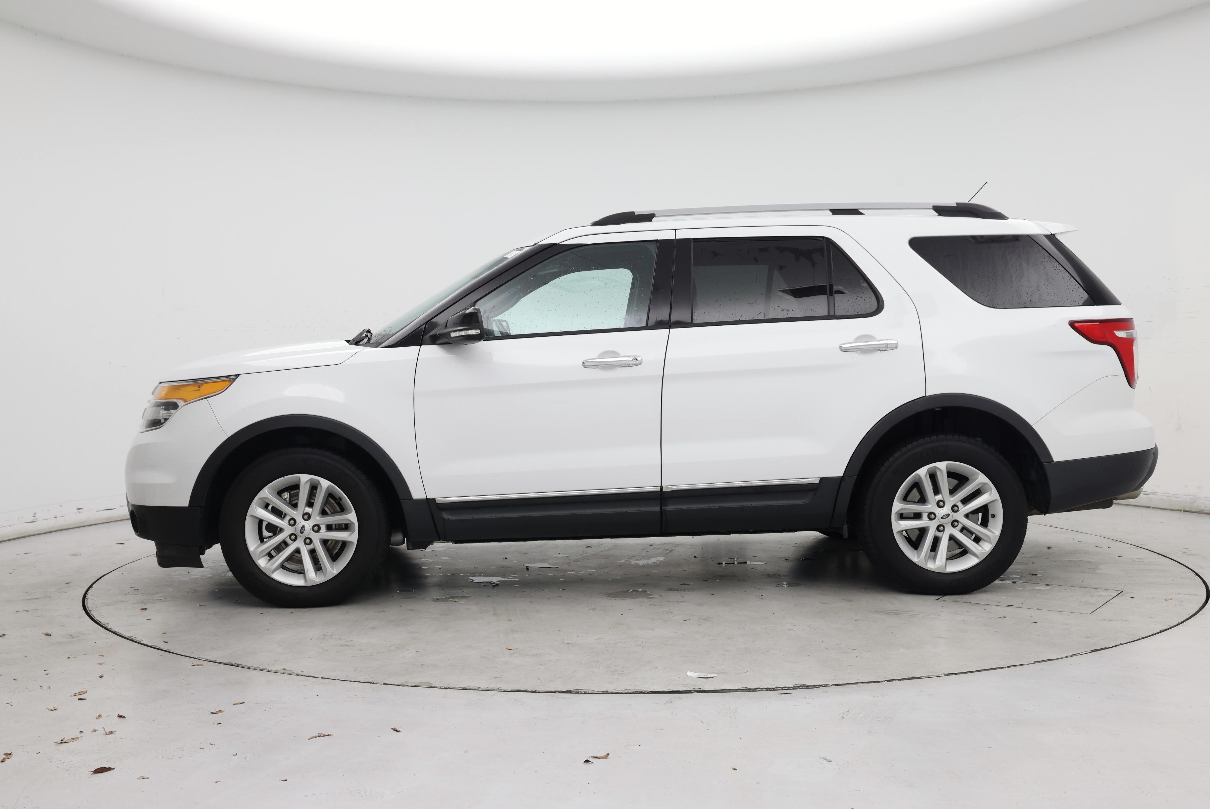 Thumbnail: 2014 Ford Explorer - 3