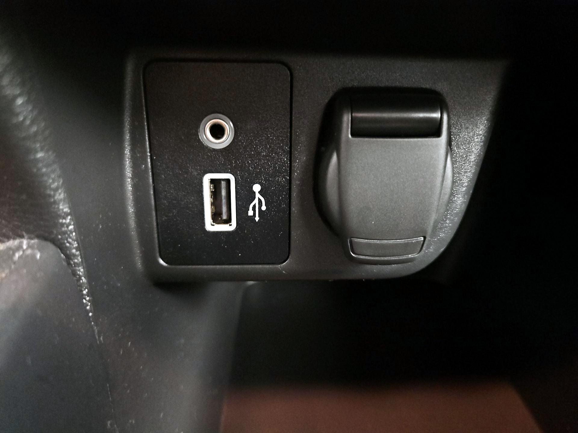 Thumbnail: 2021 Nissan Versa - 17