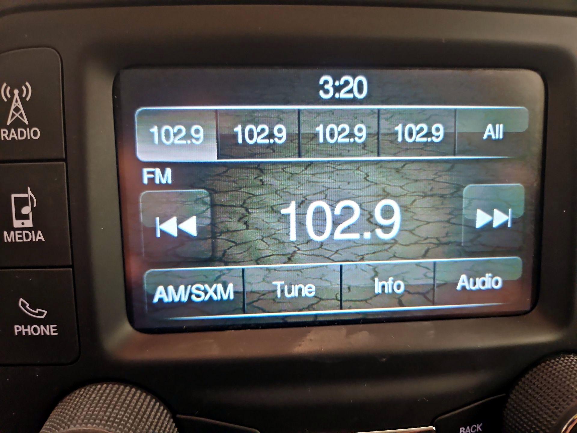 Thumbnail: 2017 Jeep Renegade - 15