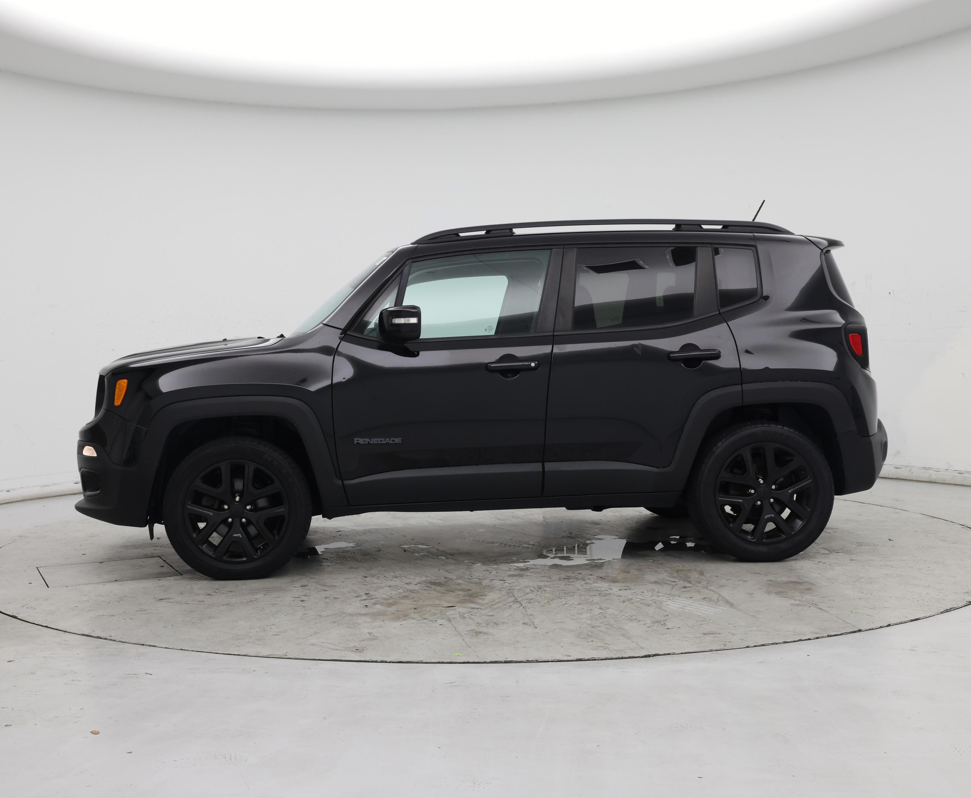 Thumbnail: 2017 Jeep Renegade - 3
