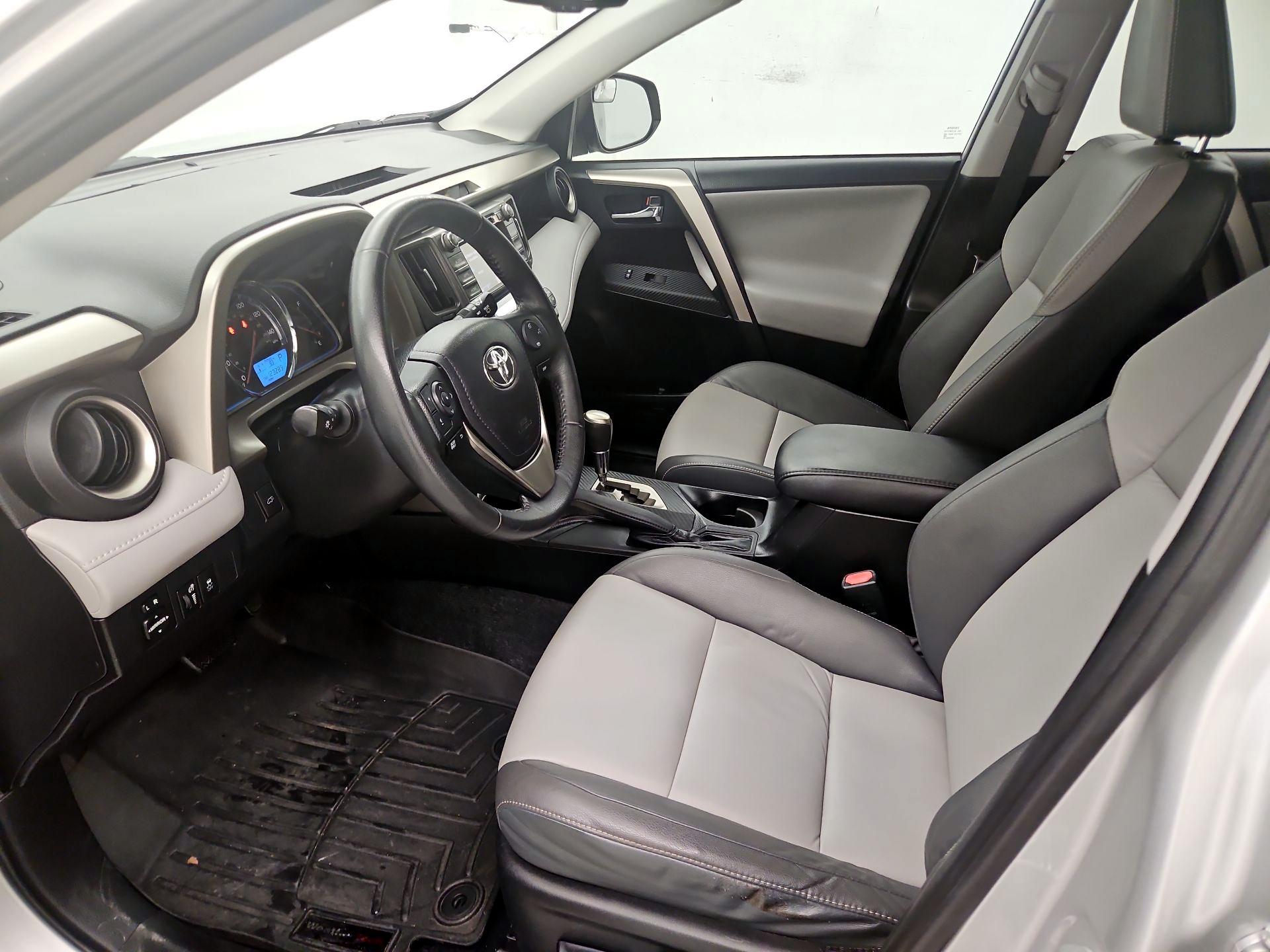 Thumbnail: 2014 Toyota RAV4 - 11