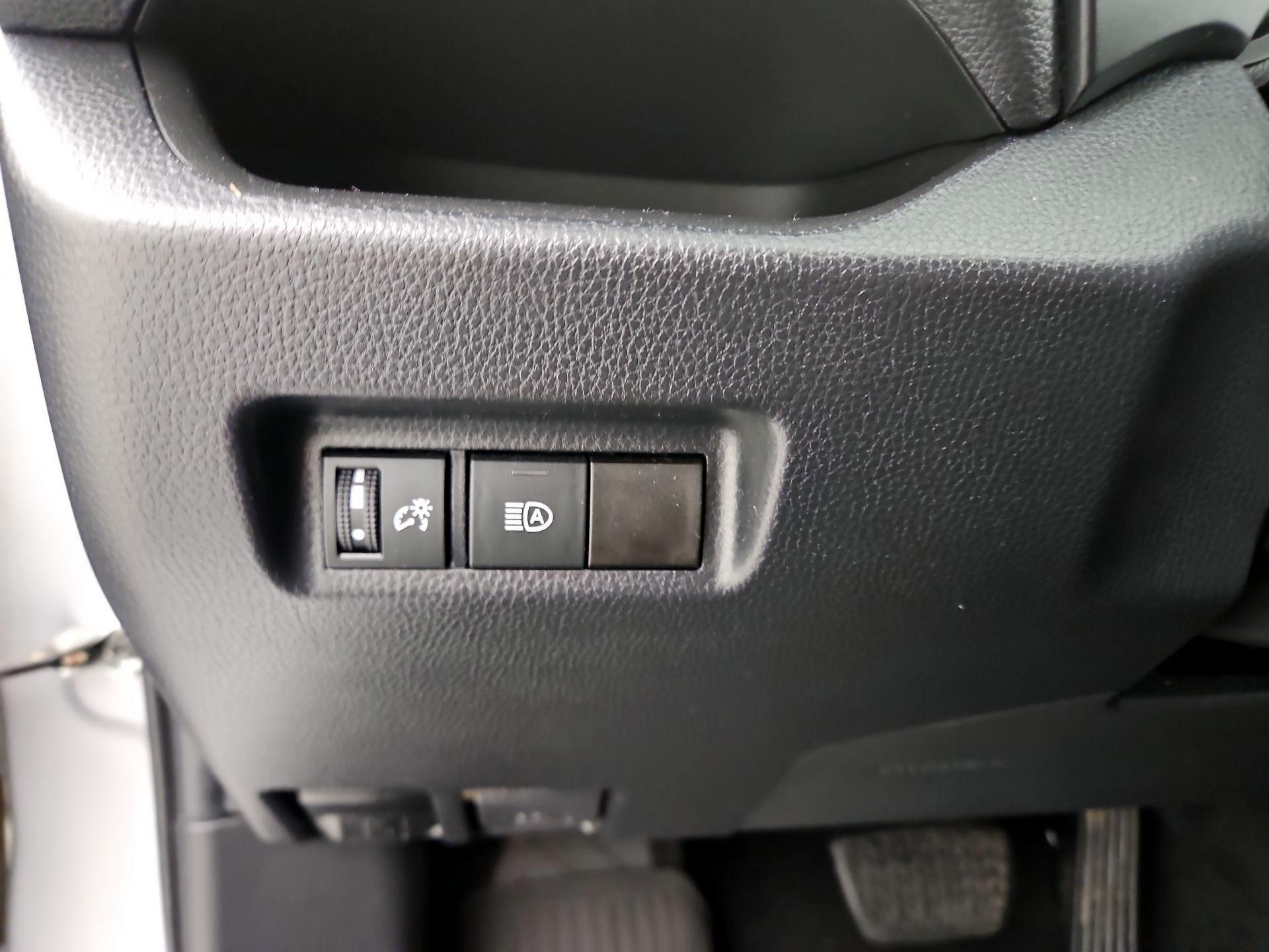 Thumbnail: 2021 Toyota RAV4 - 13