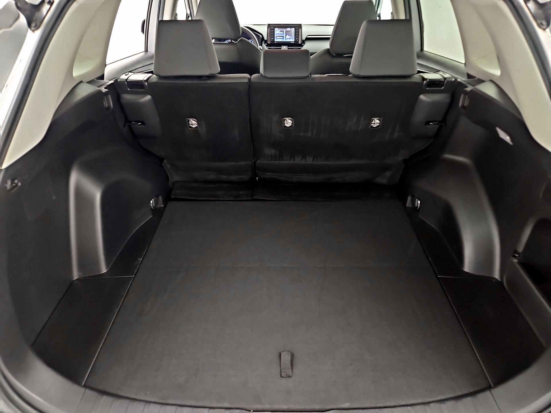 Thumbnail: 2021 Toyota RAV4 - 20