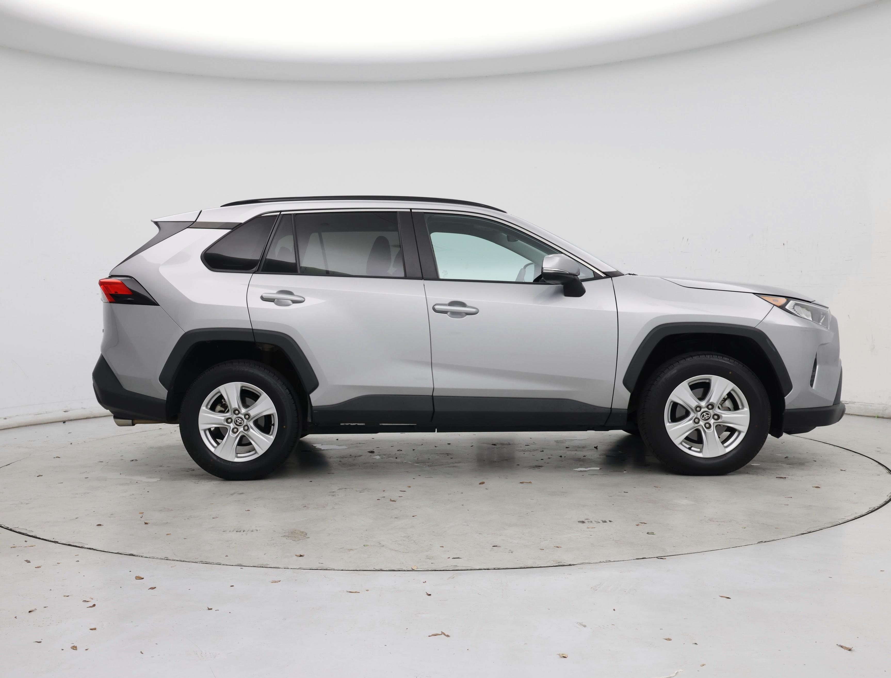 Thumbnail: 2021 Toyota RAV4 - 7