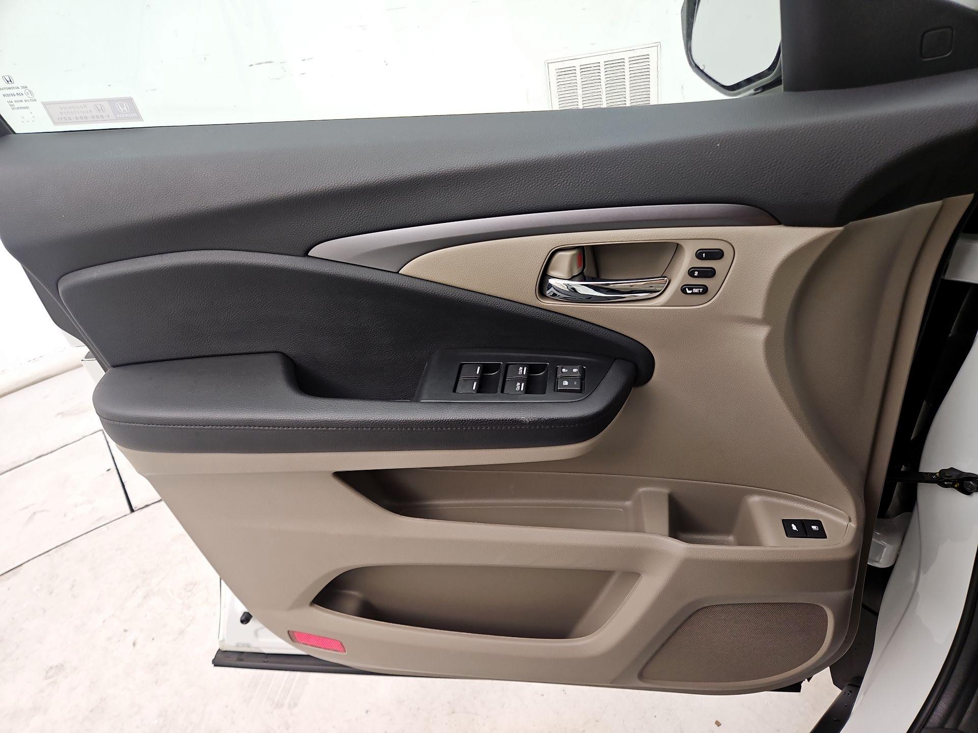 Thumbnail: 2021 Honda Pilot - 12