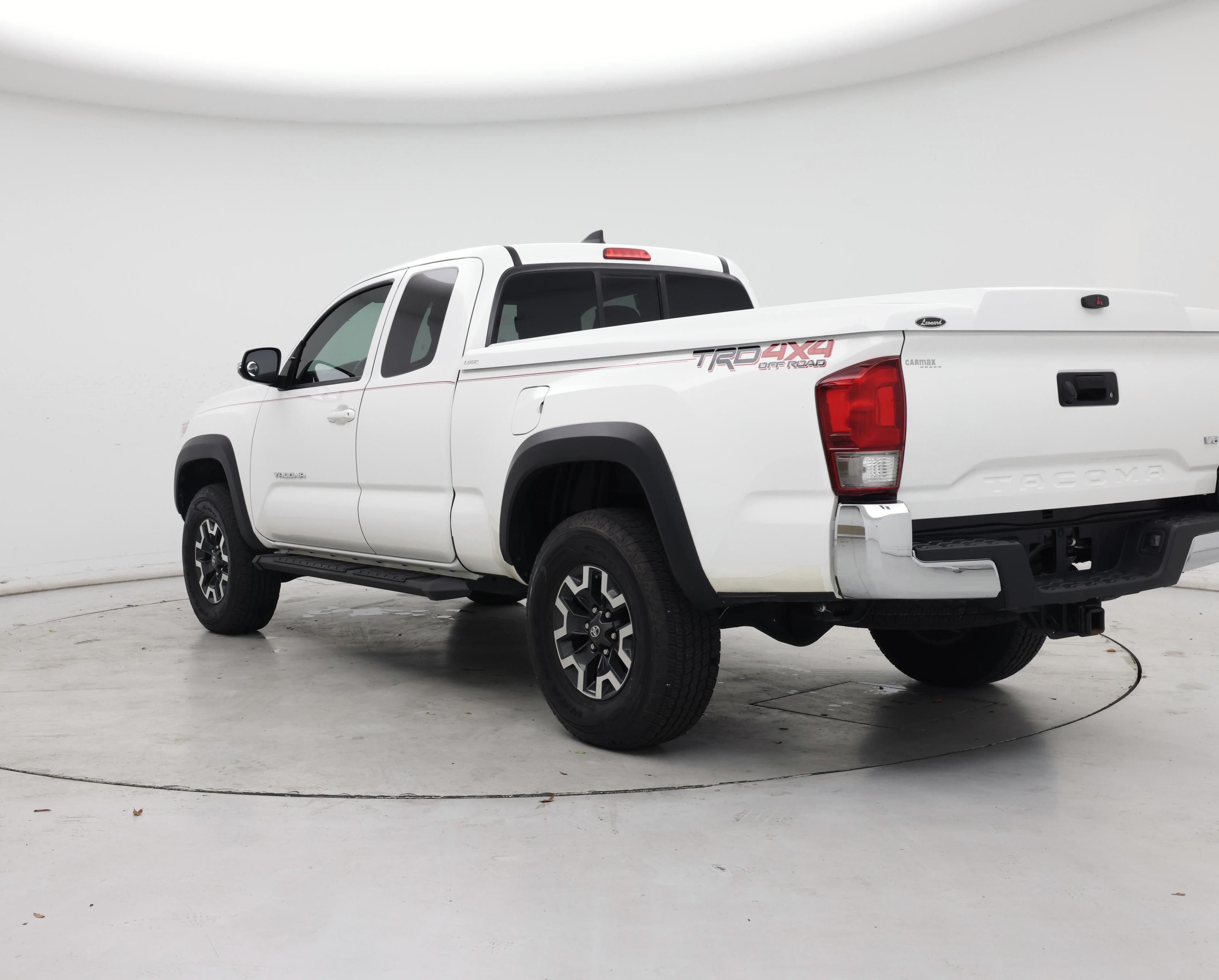Thumbnail: 2016 Toyota Tacoma - 2