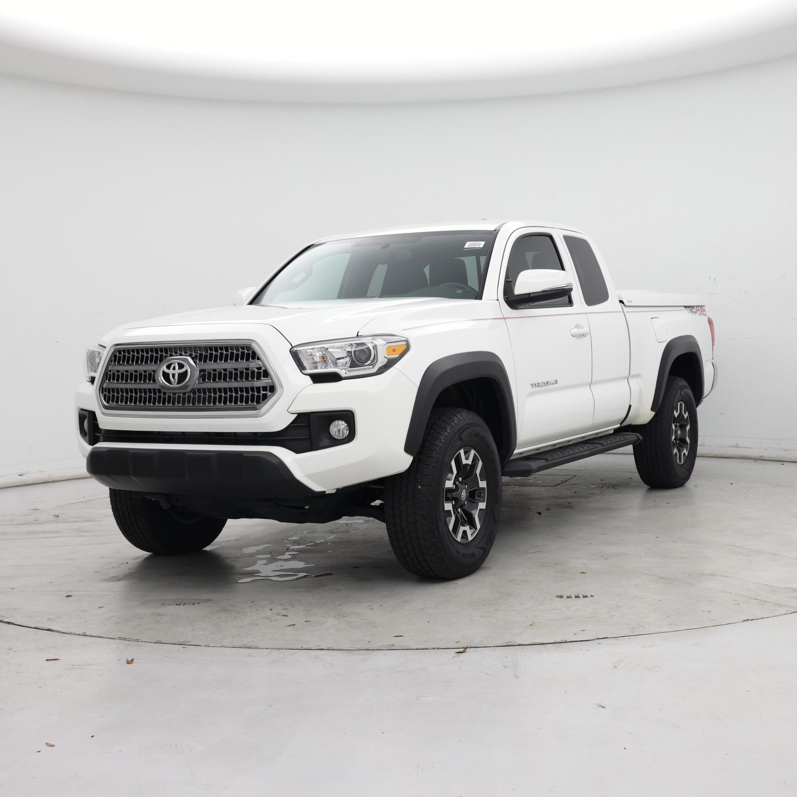 Thumbnail: 2016 Toyota Tacoma - 4