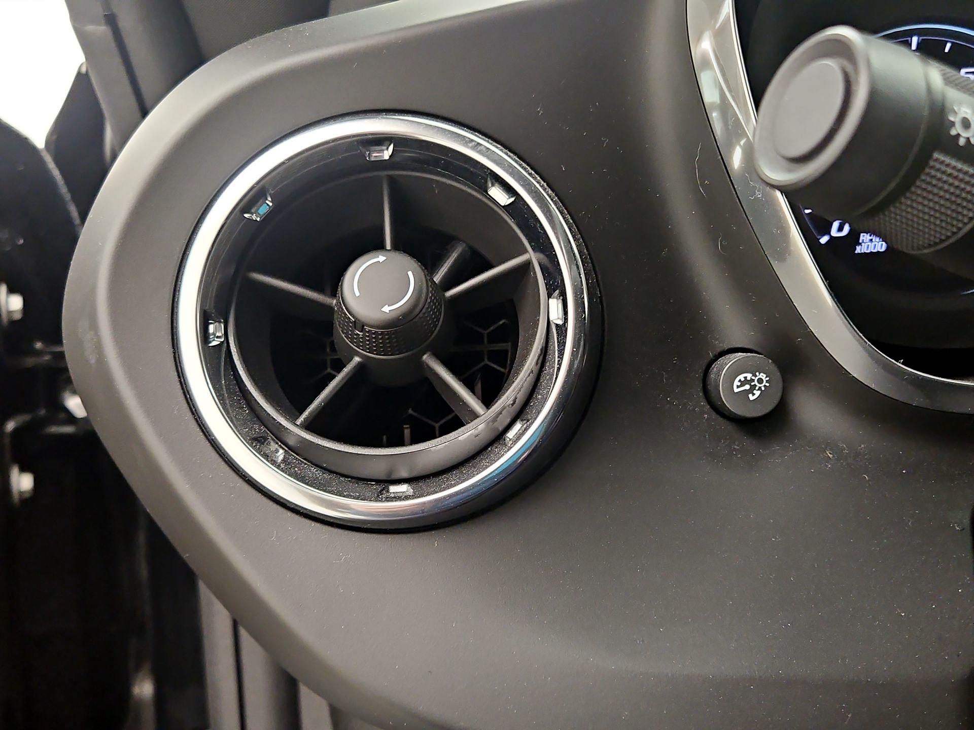 Thumbnail: 2019 Chevrolet Camaro - 13