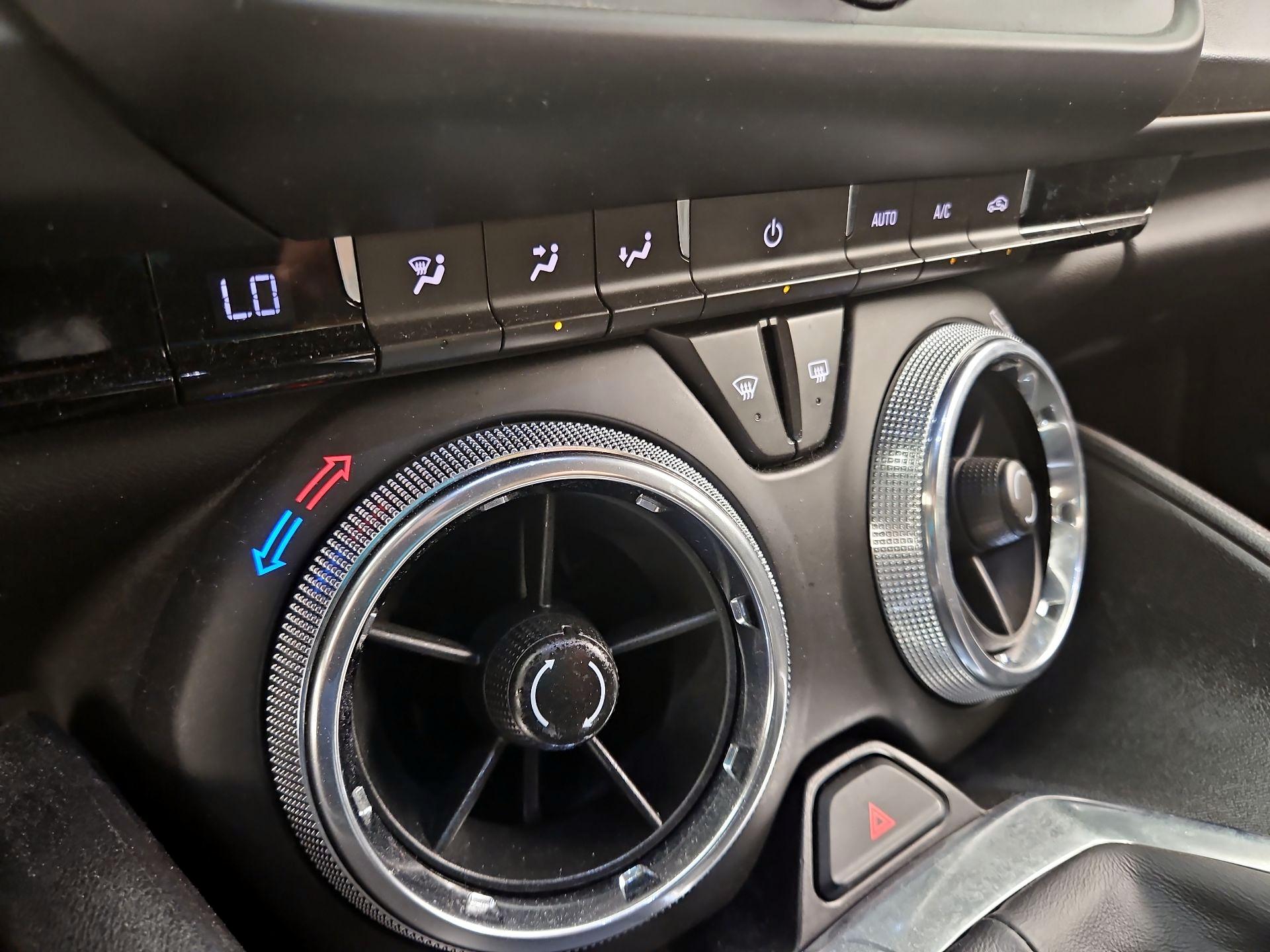 Thumbnail: 2019 Chevrolet Camaro - 16