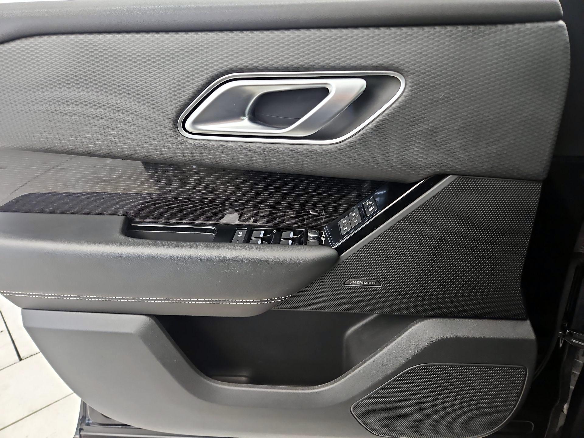 Thumbnail: 2020 Land Rover Range Rover Velar - 12