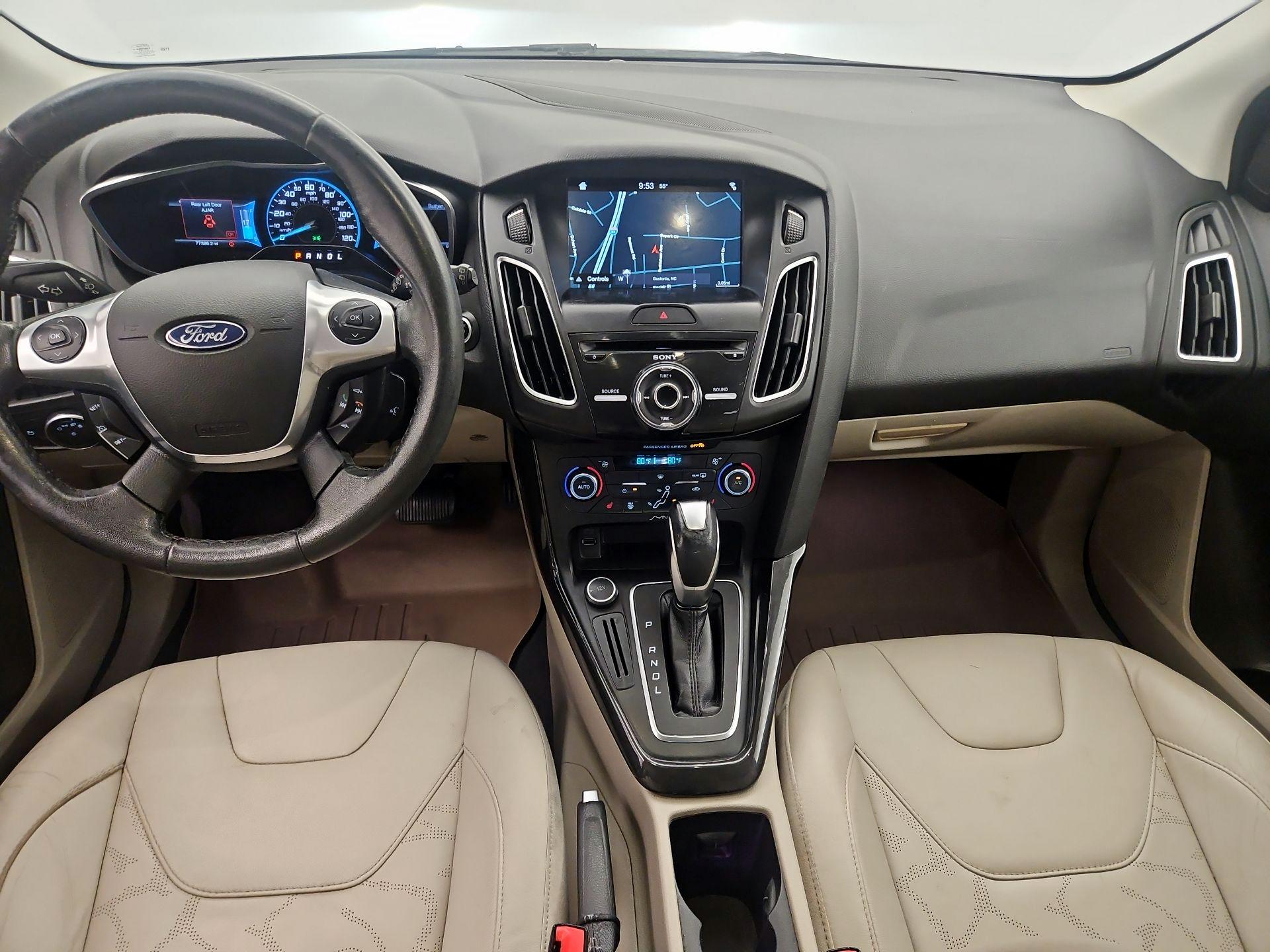 Thumbnail: 2016 Ford Focus - 9
