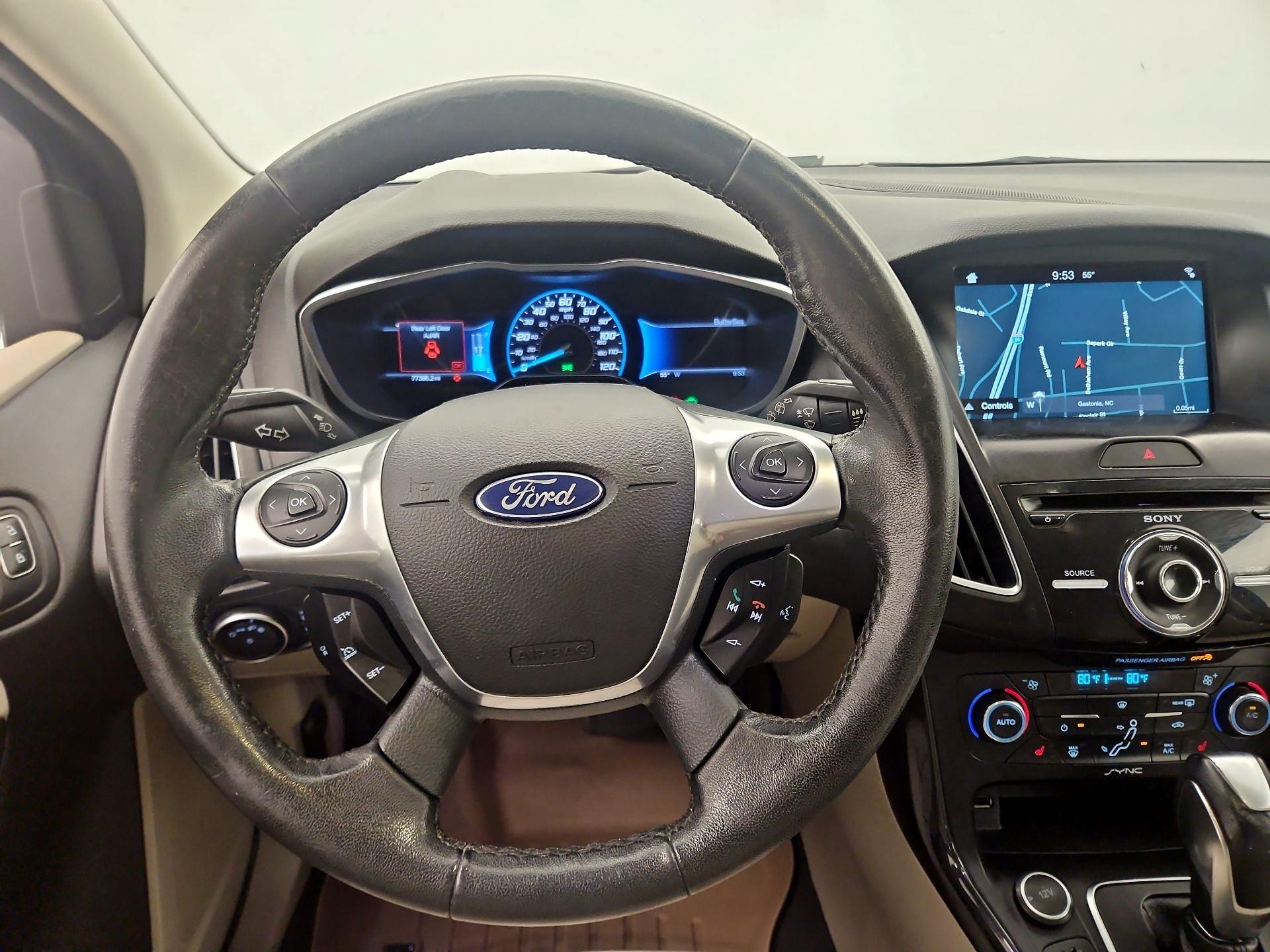 Thumbnail: 2016 Ford Focus - 10