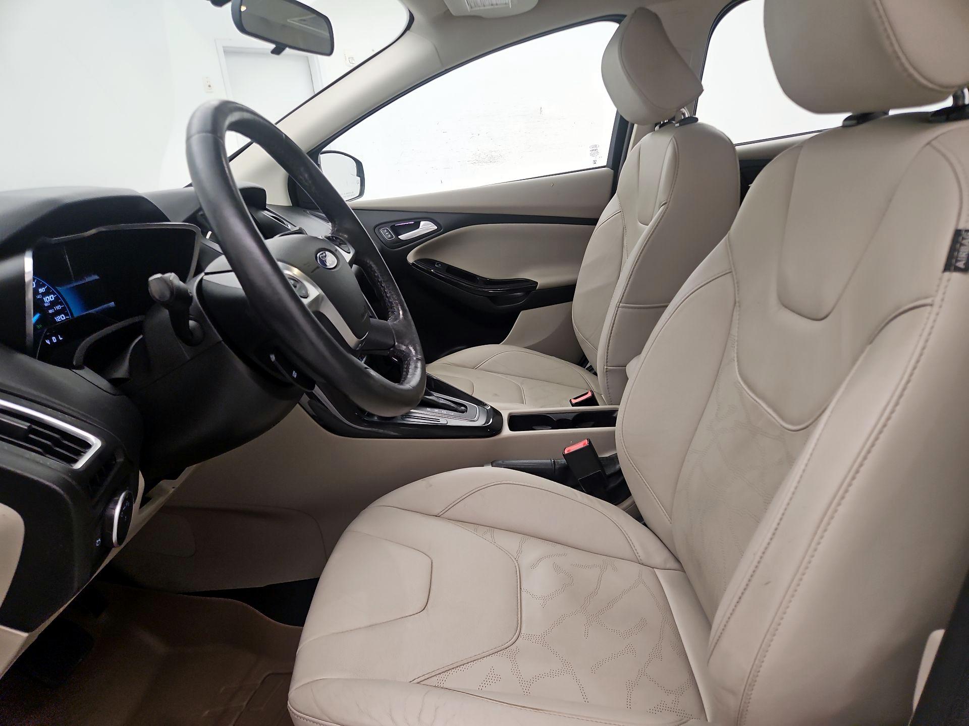 Thumbnail: 2016 Ford Focus - 11