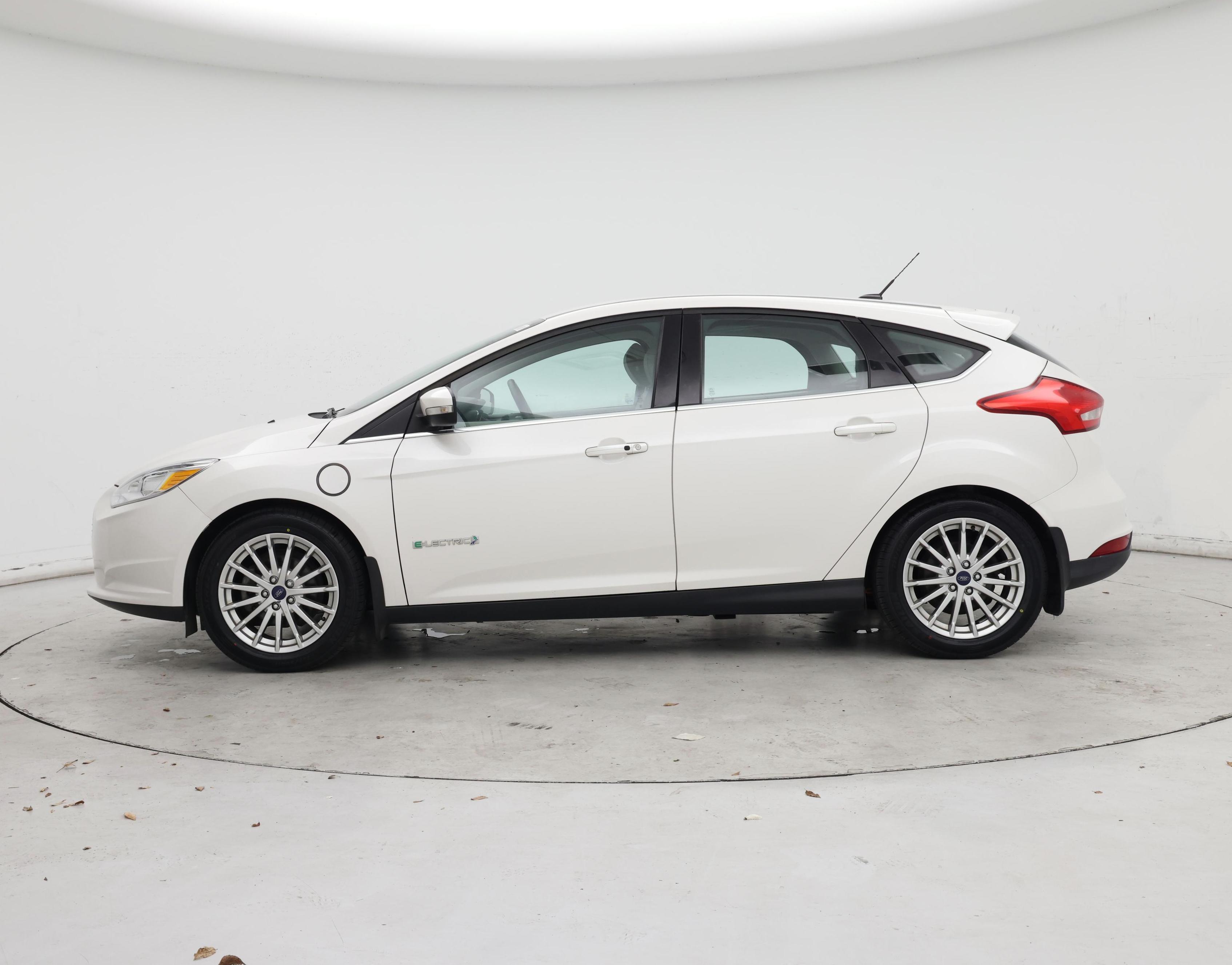 Thumbnail: 2016 Ford Focus - 3