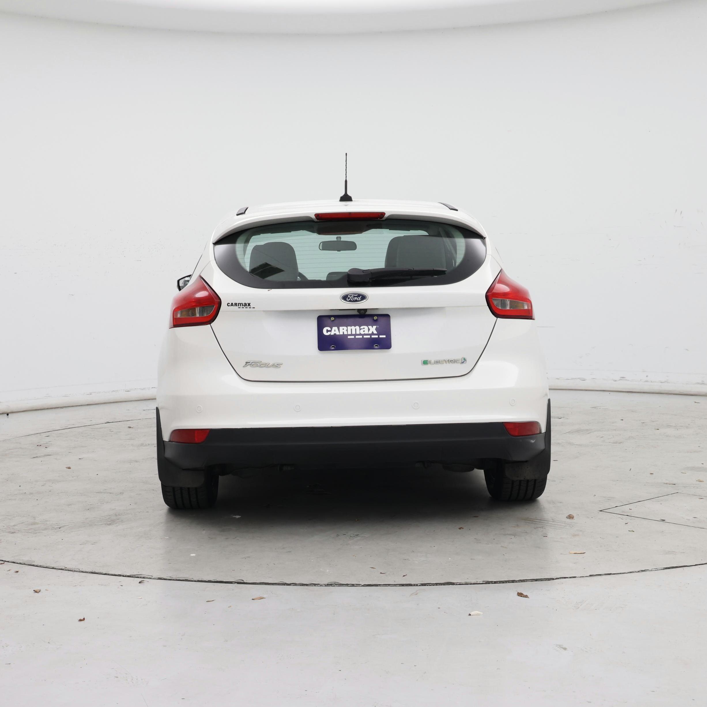 Thumbnail: 2016 Ford Focus - 6