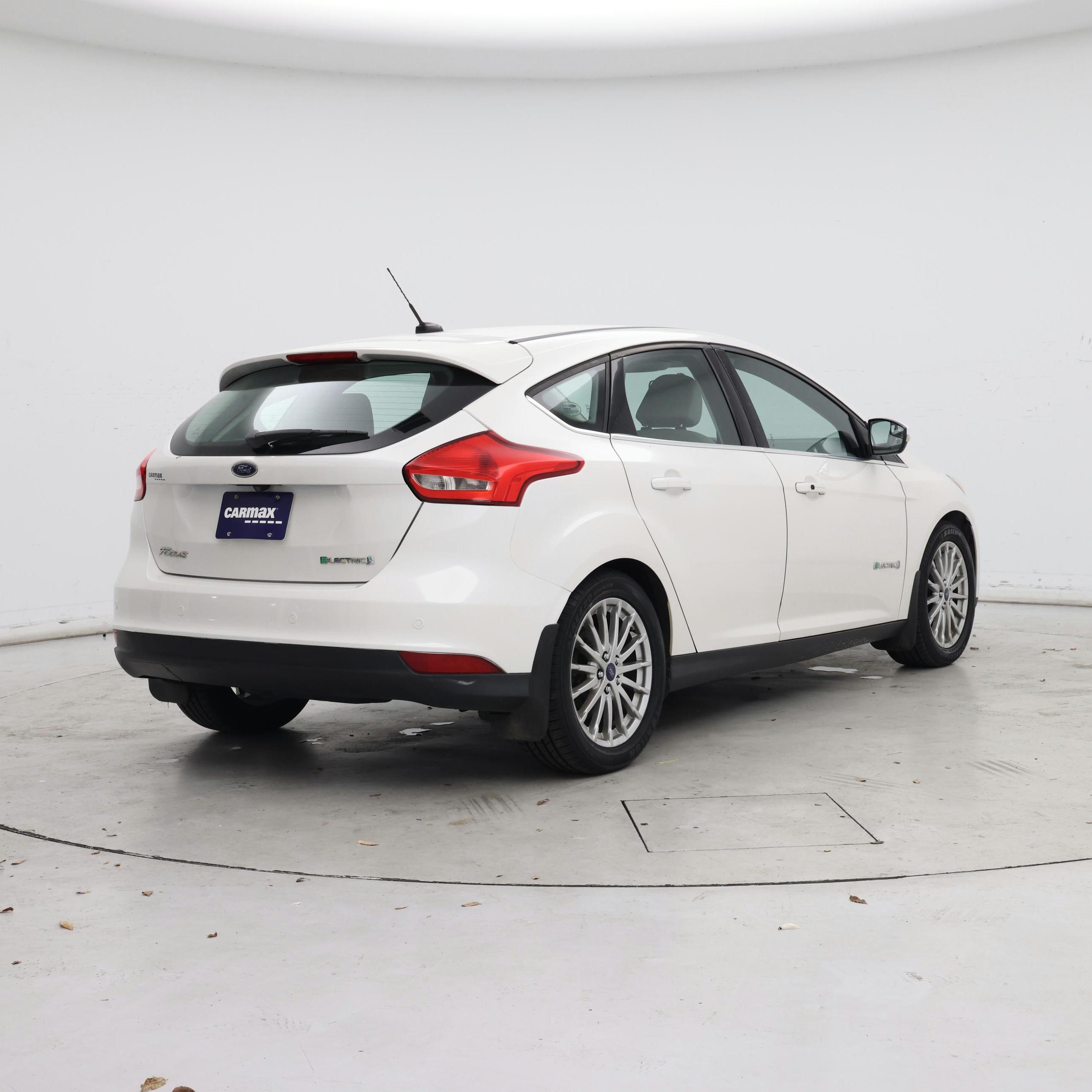 Thumbnail: 2016 Ford Focus - 8