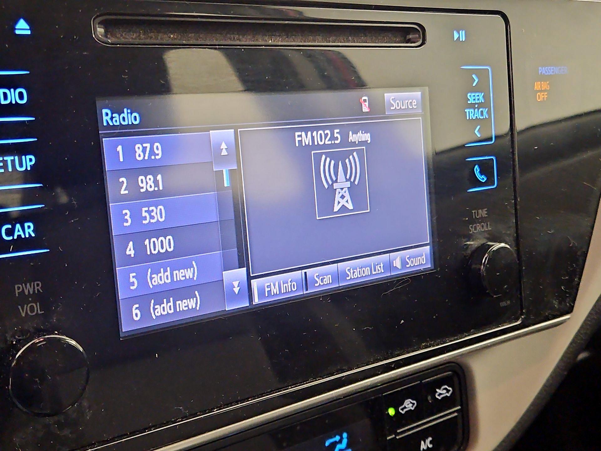 Thumbnail: 2018 Toyota Corolla - 15