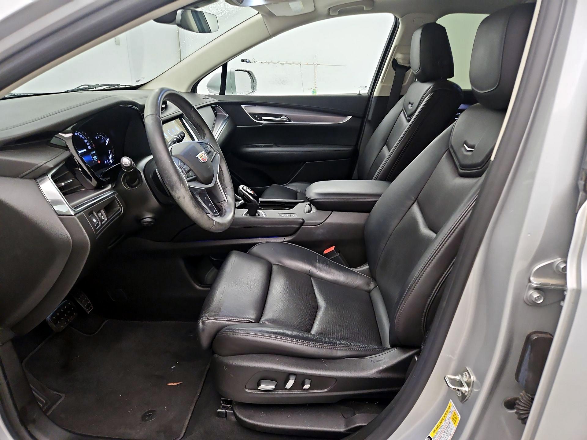 Thumbnail: 2017 Cadillac XT5 - 11